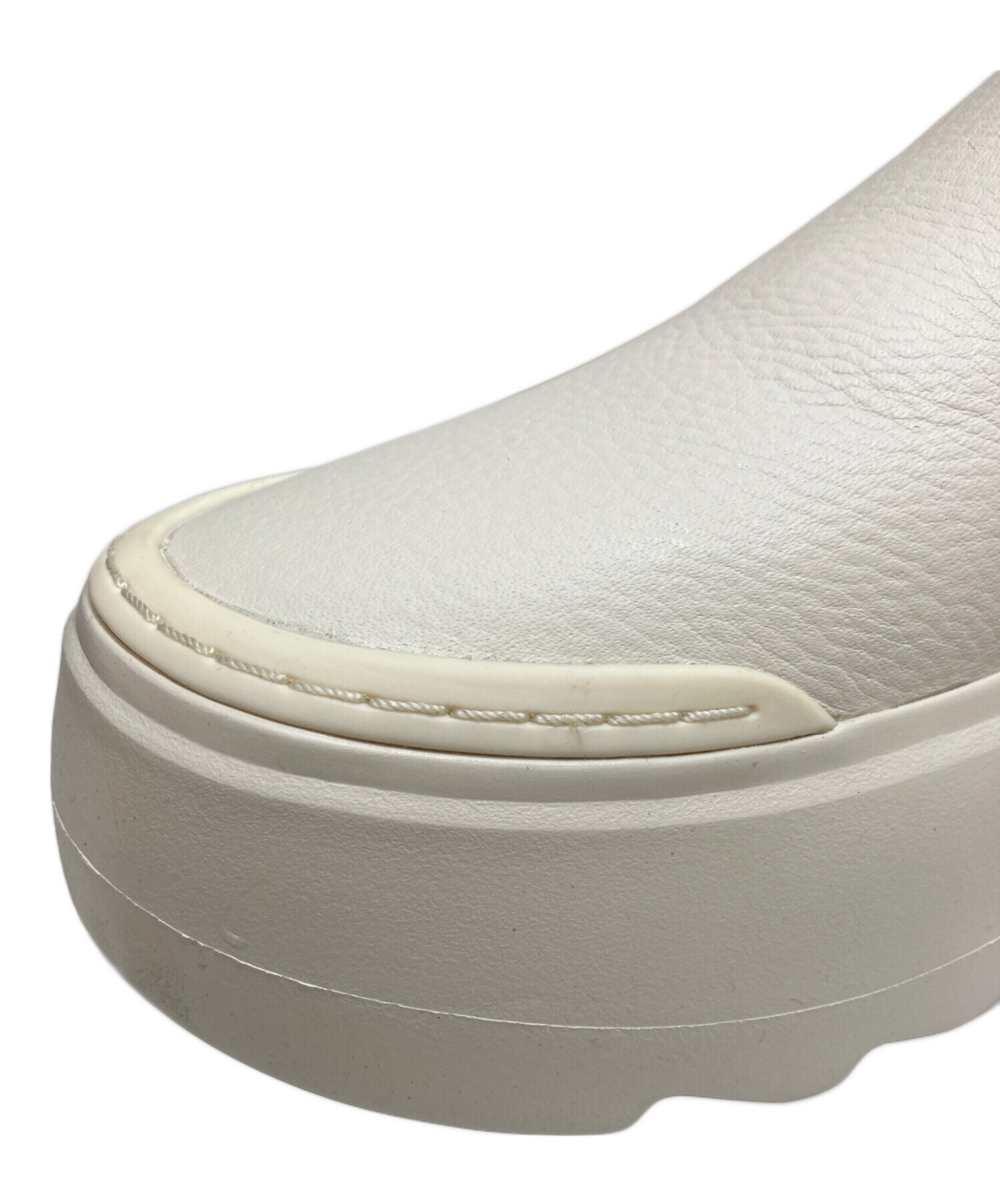 中古・古着通販】UGG (アグ) マリン メガ スリッポン ホワイト サイズ 