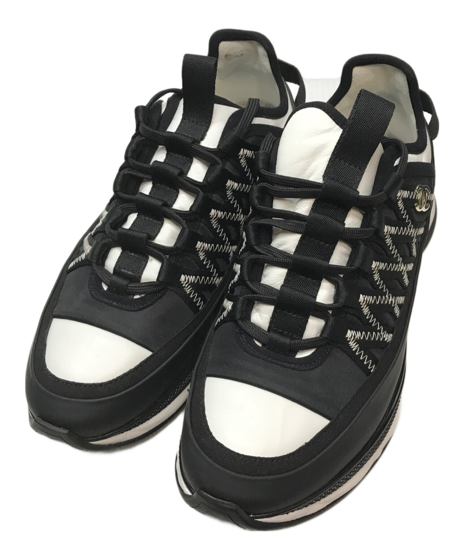 CHANEL グラフィックスニーカー 黒/白 中古・古着通販】CHANEL (シャネル) レザー×ファブリック スニーカー