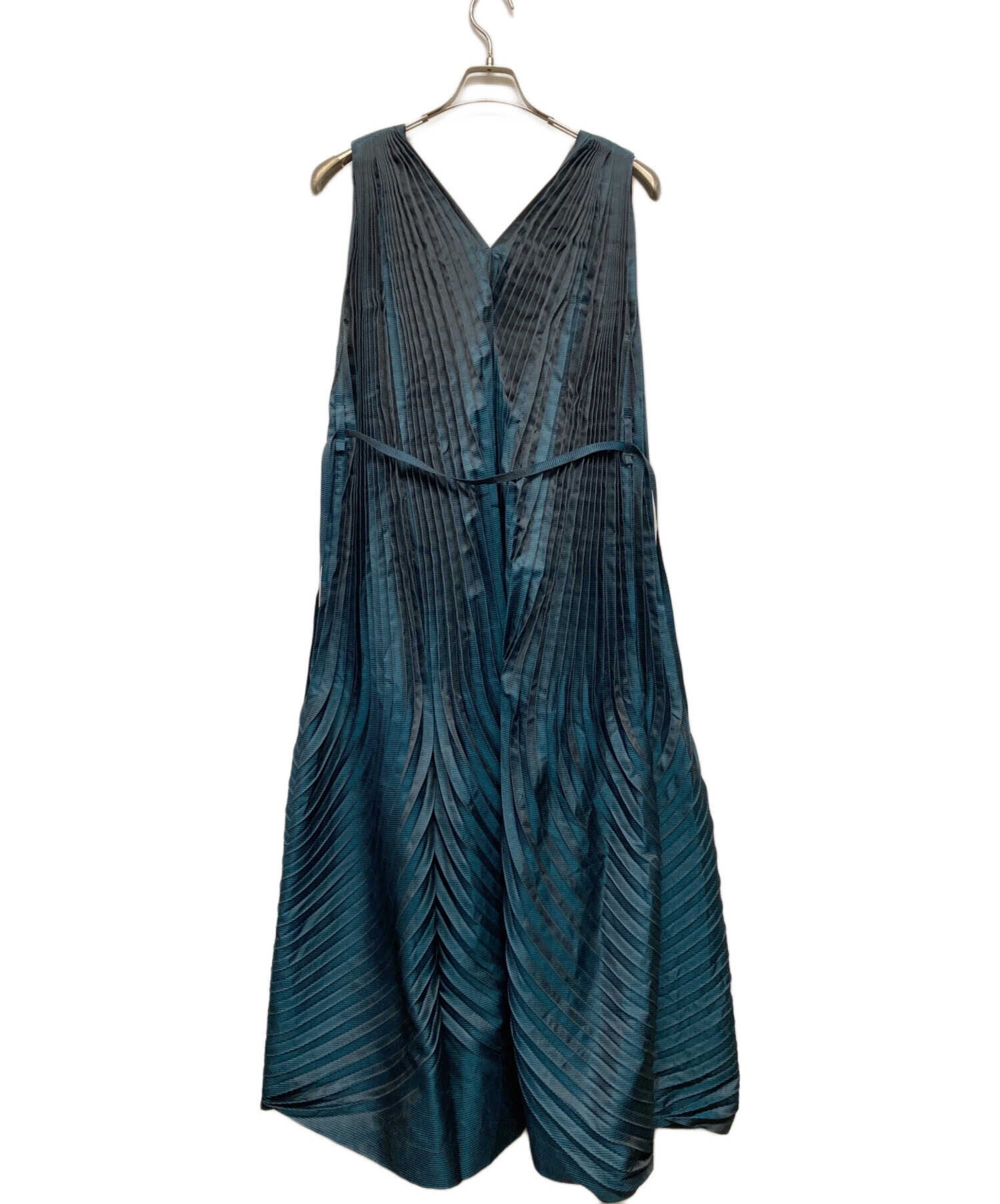 中古・古着通販】ISSEY MIYAKE (イッセイミヤケ) ノースリーブ3D