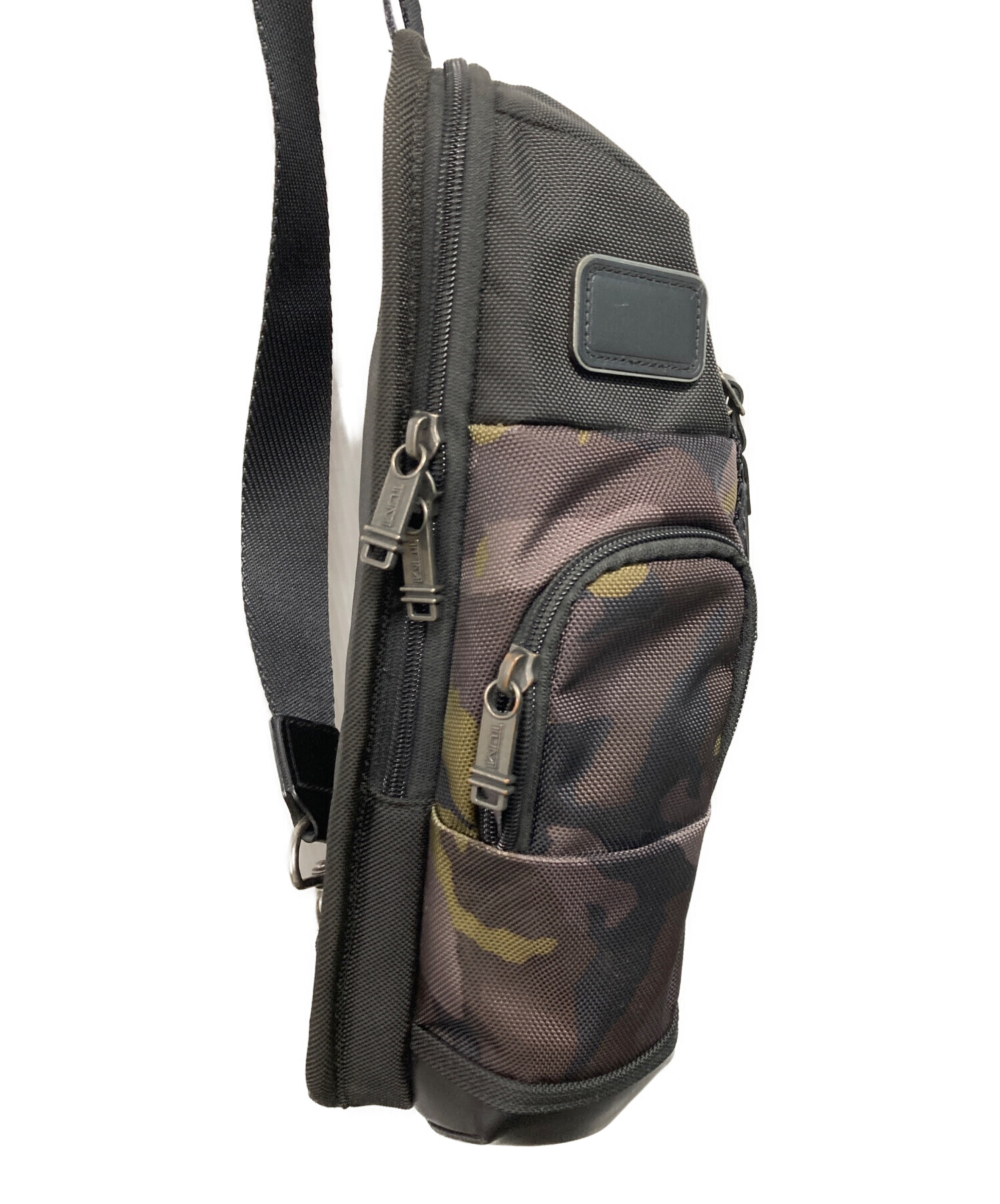 中古・古着通販】TUMI (トゥミ) カモフラスリングバッグ ブラウン