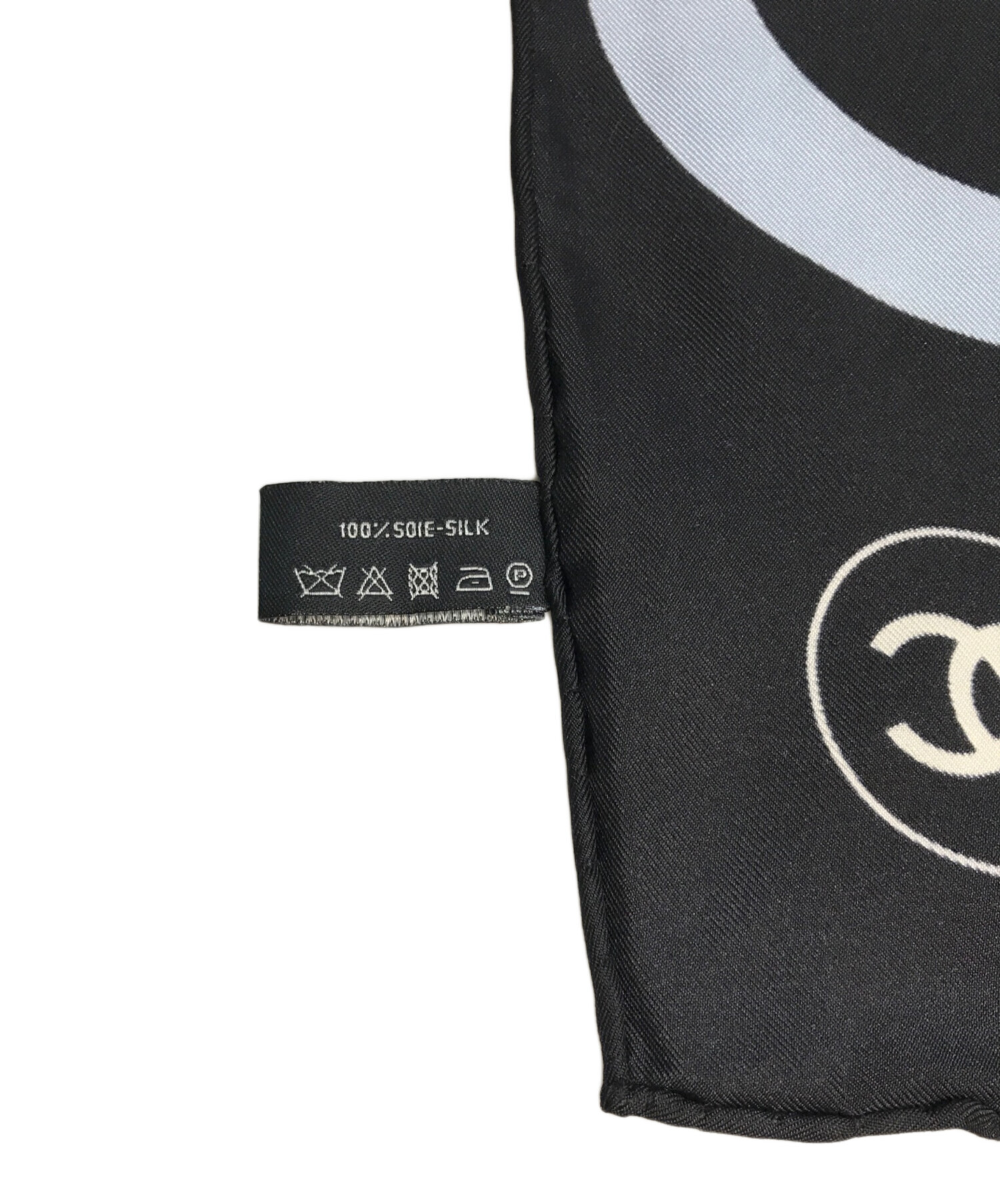 【新品未使用】CHANEL アルファベット・ロゴプリント シルク100%スカーフ 中古・古着通販】CHANEL (シャネル) 大判ロゴシルクスカーフ ブラック