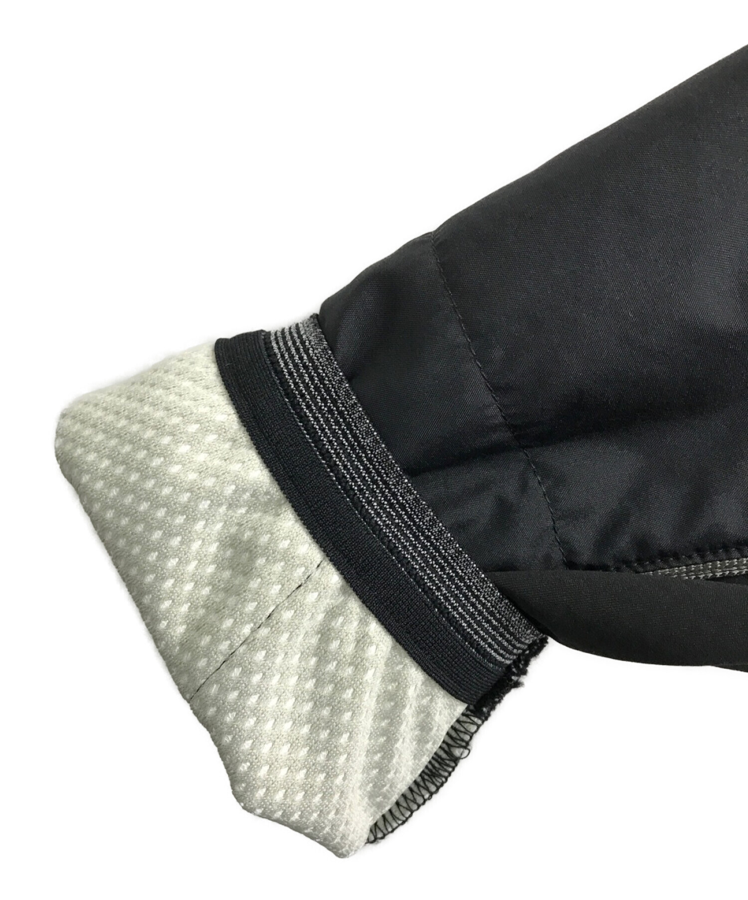 ランバンスポールの黒のブルゾン ランバンスポールの黒のブルゾン LANVIN SPORT ランバン