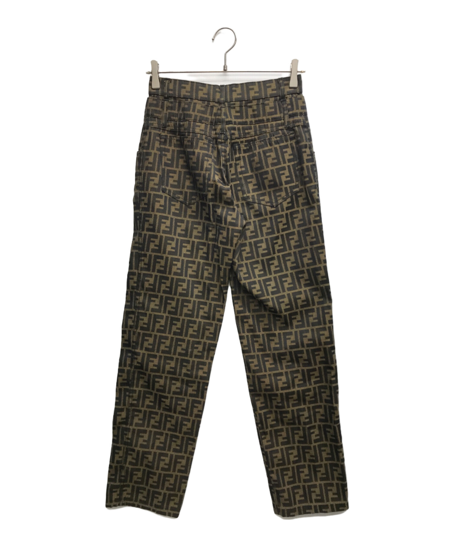 タグ付き未使用品✨FENDI ズッカ柄デニムパンツ 総柄 42サイズ 黒色 タグ付き未使用品✨FENDI ズッカ柄デニムパンツ 総柄 42サイズ 黒色