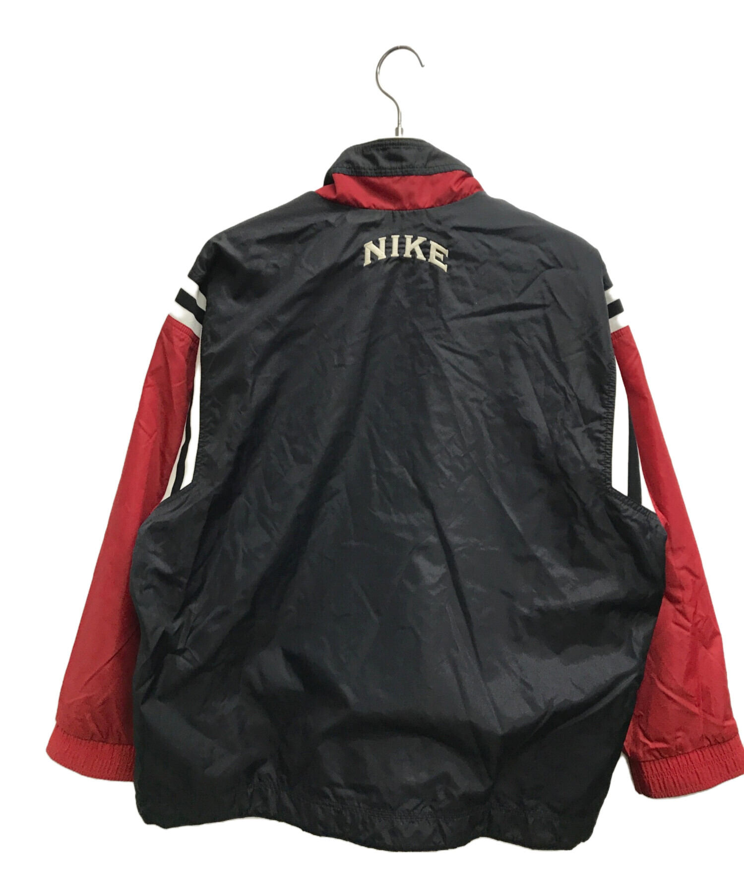 中古・古着通販】NIKE (ナイキ) ナイロンジャケット ブラック×レッド  