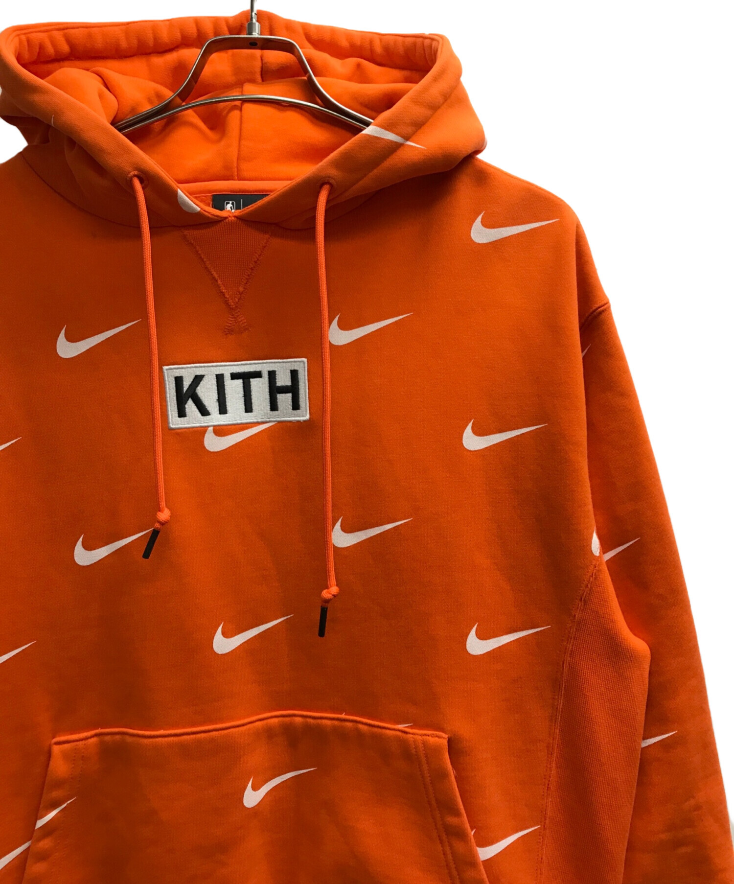 Kith Nike オレンジ パーカー M 中古・古着通販】NIKE (ナイキ) KITH (キス) New York Knicks Swoosh