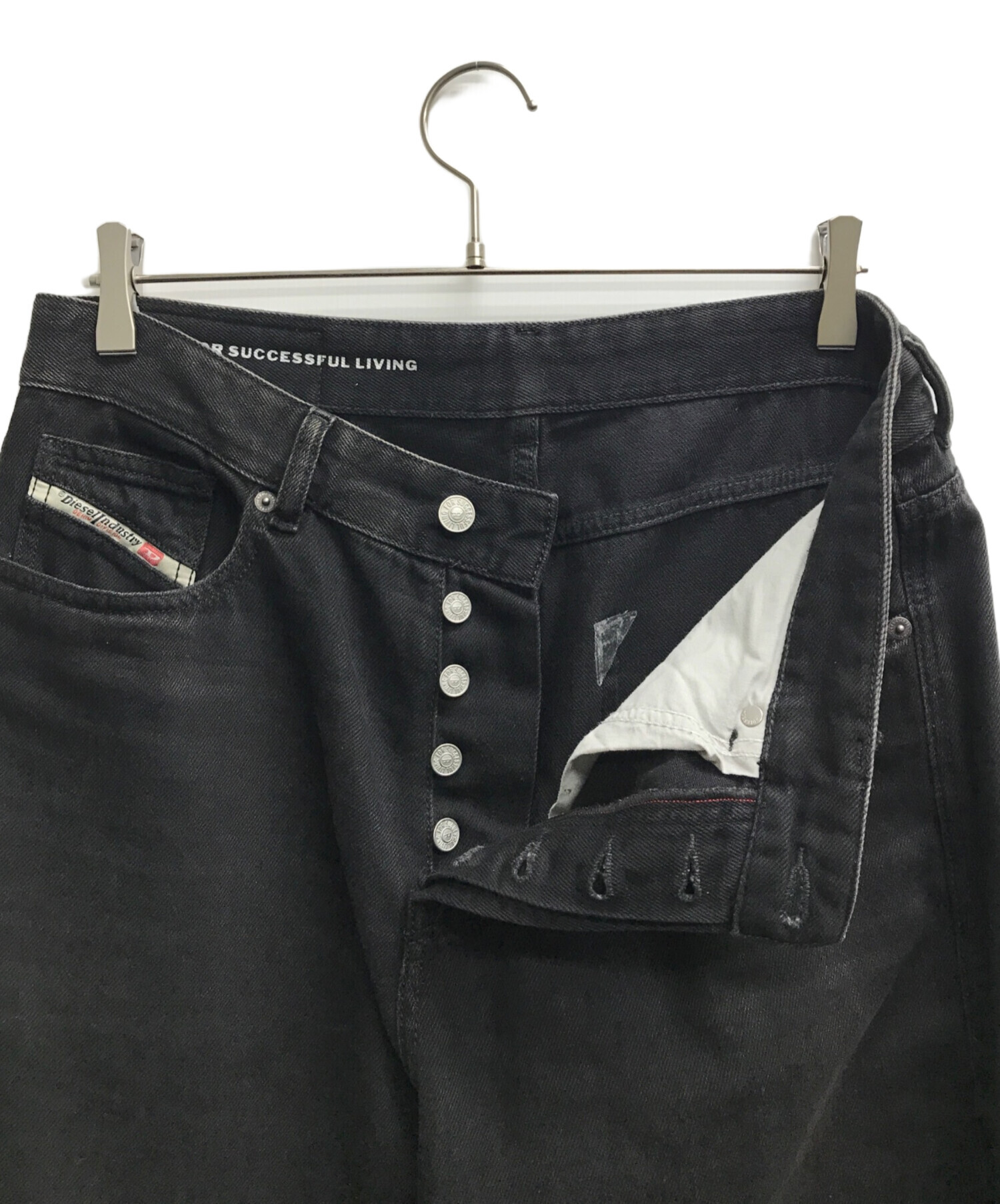 Diesel ブラック ストレートデニム