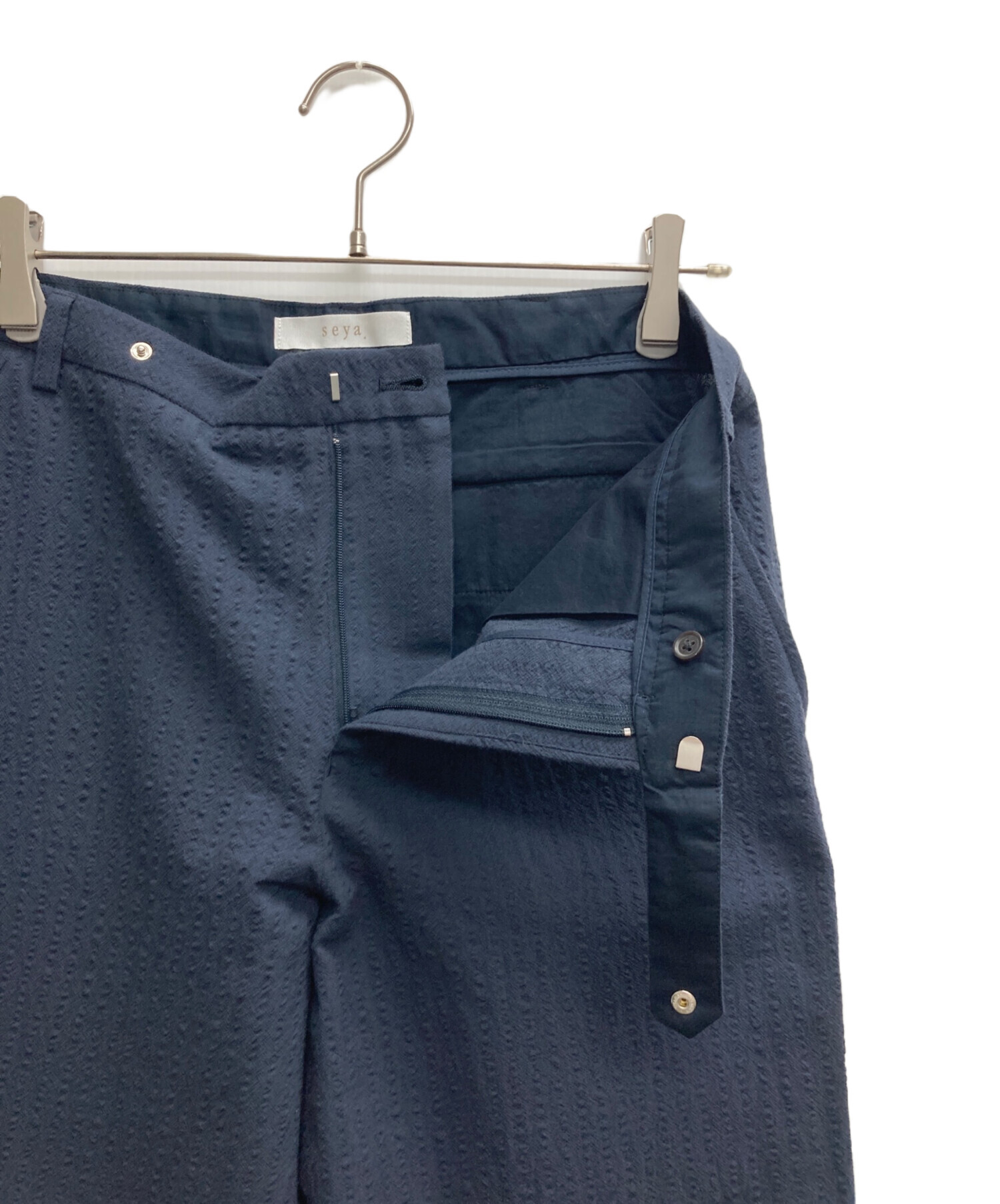 中古・古着通販】seya. (セヤ) シワ加工ウールパンツ ネイビー 中古・古着通販】seya. (セヤ) シワ加工ウールパンツ ネイビー