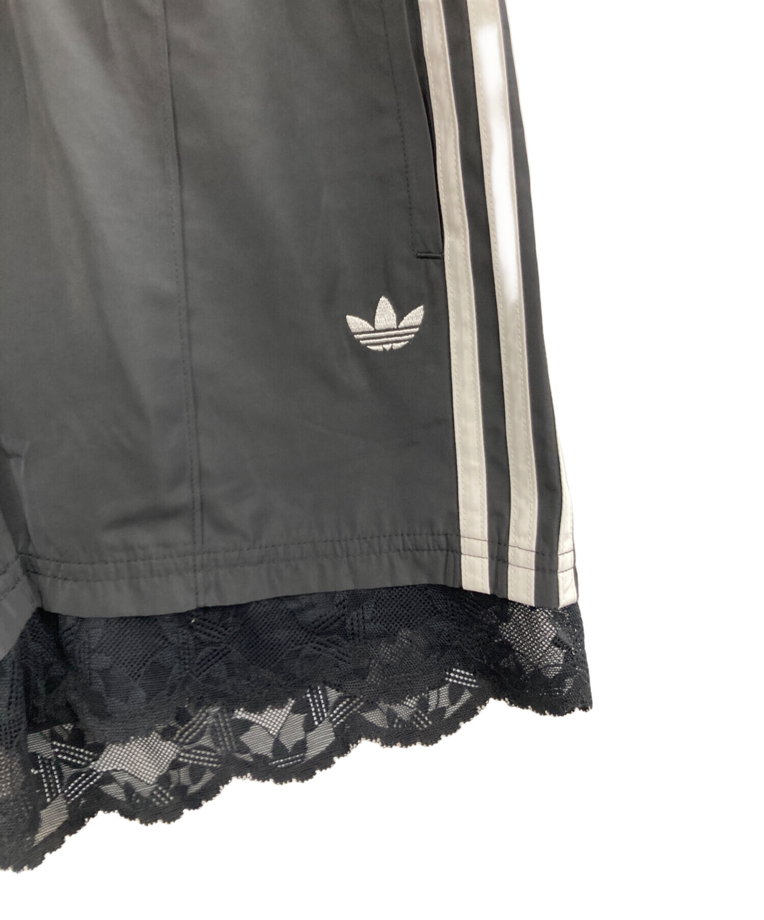 中古・古着通販】adidas (アディダス) レース トリム スリーストライプ