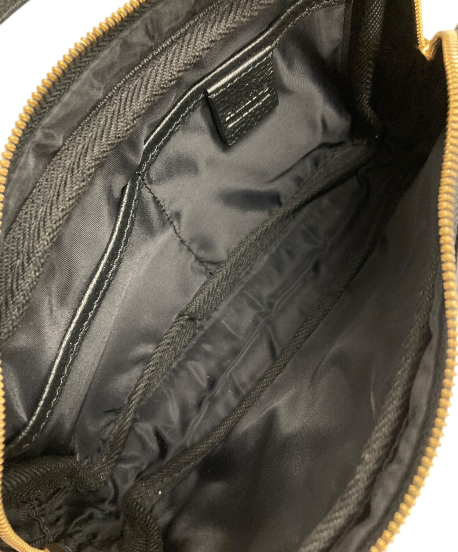 中古・古着通販】hushtug (ハッシュタグ) レザーボディバッグ ブラック