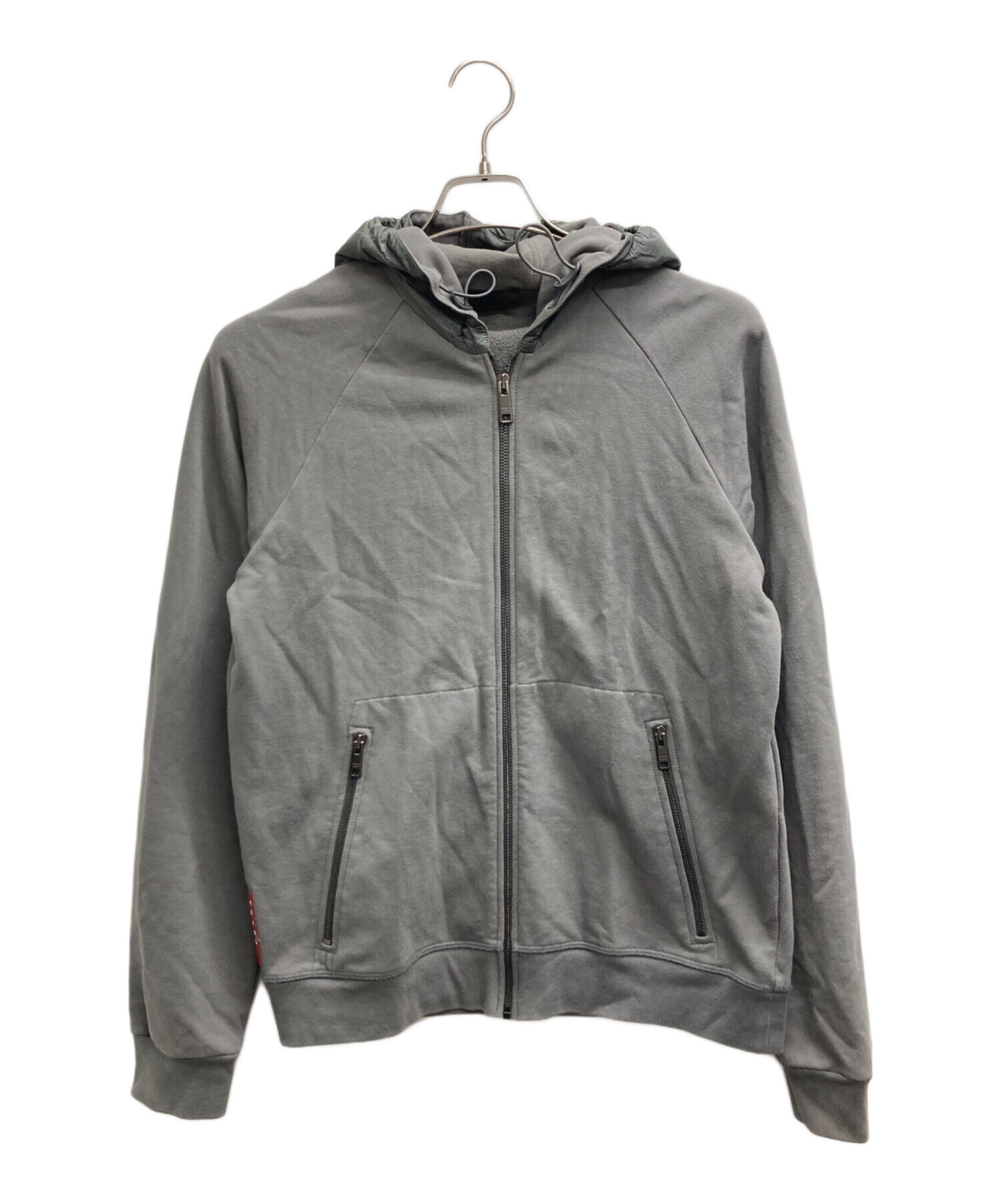 PRADA プラダ ナイロン ジップアップ フーディ ジャケット グレー 中古・古着通販】PRADA (プラダ) ナイロン切り替え ジップアップ