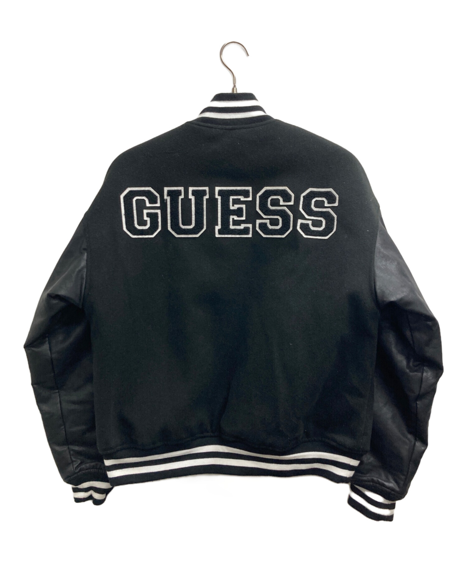 GUESS スタジャン XXL ブラック 中古・古着通販】GUESS (ゲス) スタジャン ブラック サイズ:S