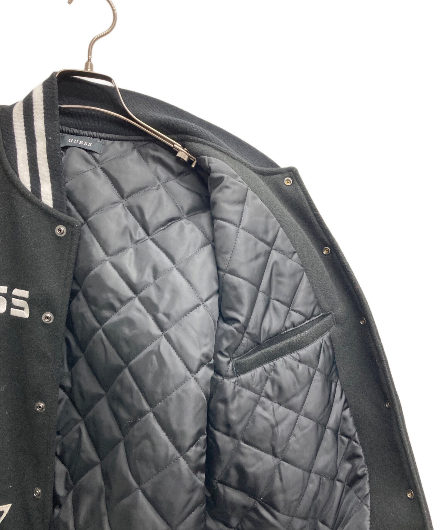 中古・古着通販】GUESS (ゲス) スタジャン ブラック サイズ:S