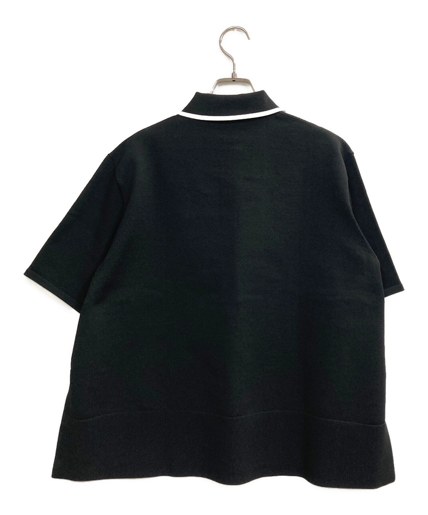 UNITED ARROWS ミニマル フリル ポロニット　黒 UNITED ARROWS（ユナイテッドアローズ）の「ミニマル フリル
