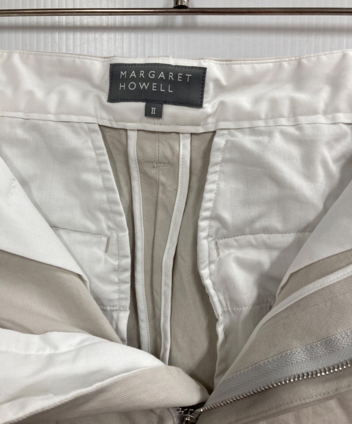未使用品MARGARET HOWELL グレーベージュパンツサイズII 中古・古着通販】MARGARET HOWELL (マーガレットハウエル) コットン