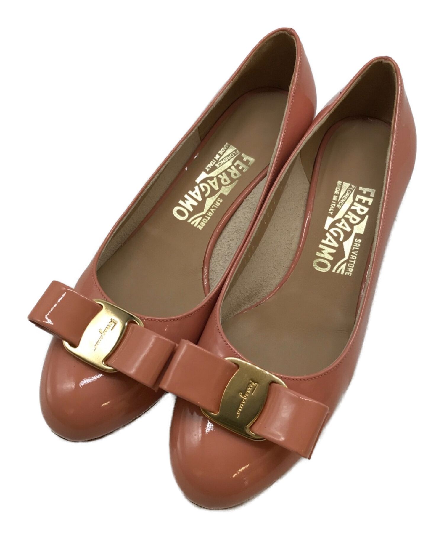 美品 SalvatoreFerragamo ヴァラリボン パンプス ピンク 8C 中古・古着通販】Salvatore Ferragamo (サルヴァトーレ