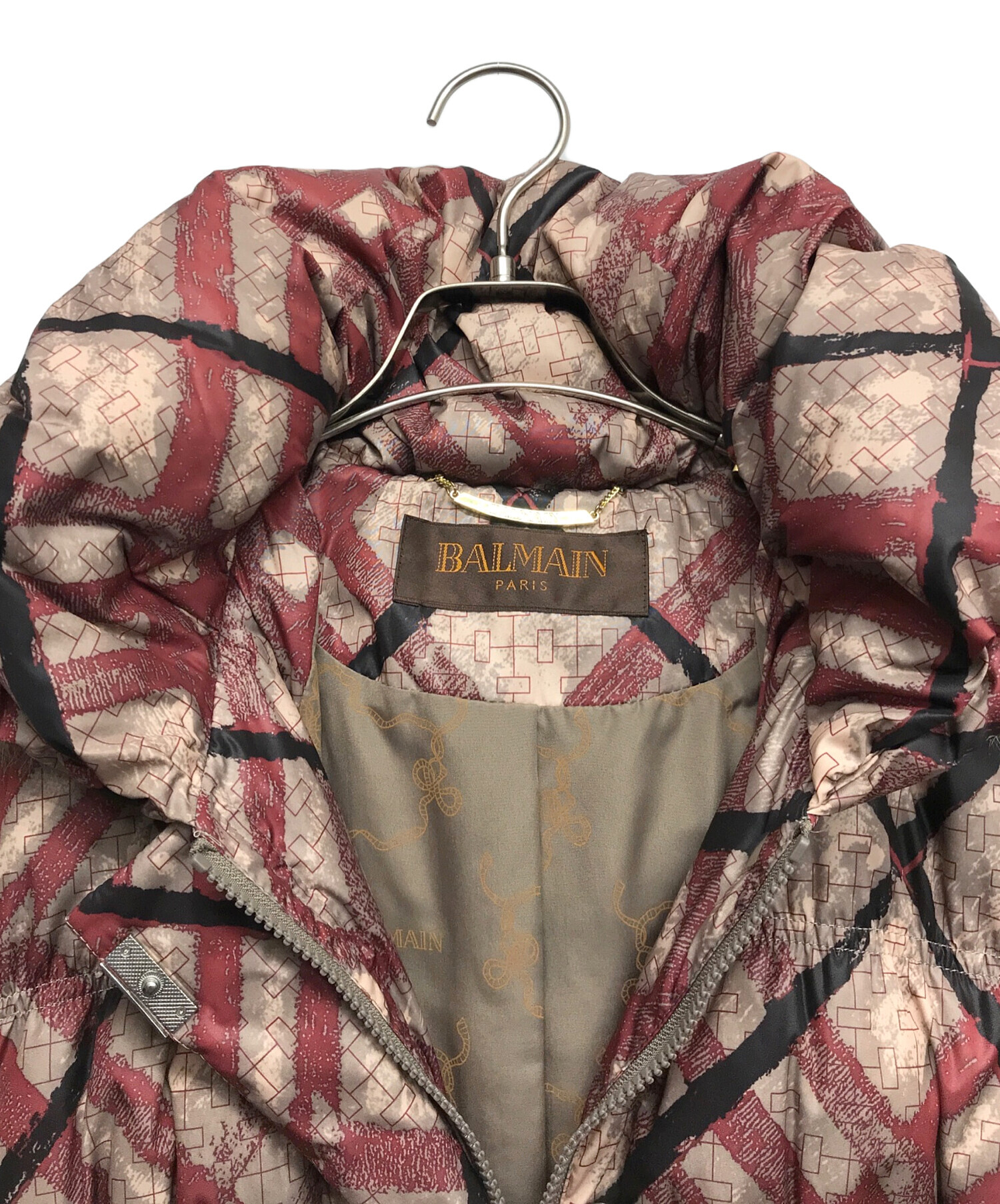 中古・古着通販】BALMAIN (バルマン) 総柄ダウンコート レッド サイズ 