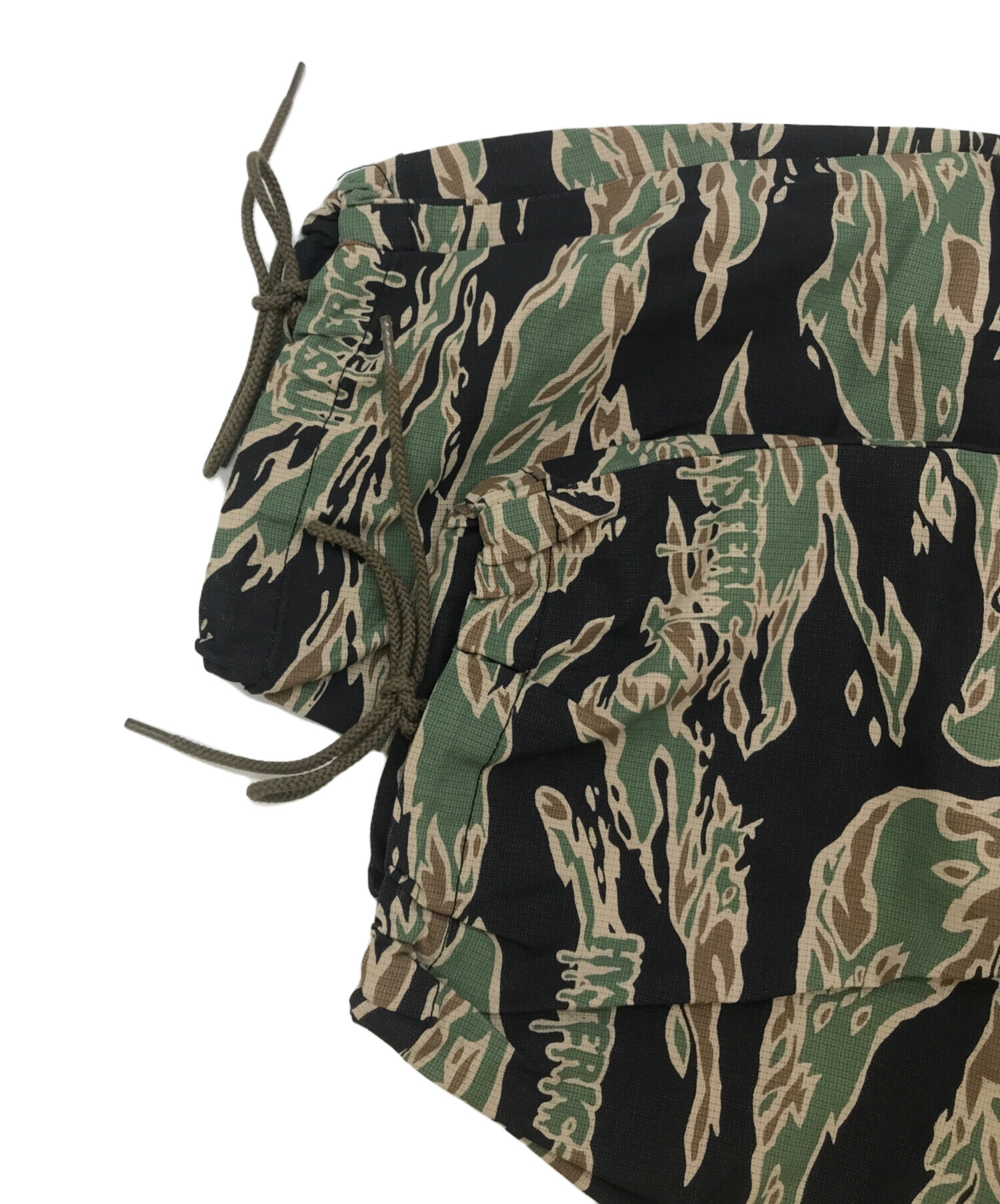 美品 HYSTERIC GLAMOUR オリーブグリーン チノパン HYSTERIC GLAMOUR（ヒステリックグラマー）の「HYSTERIC PIN