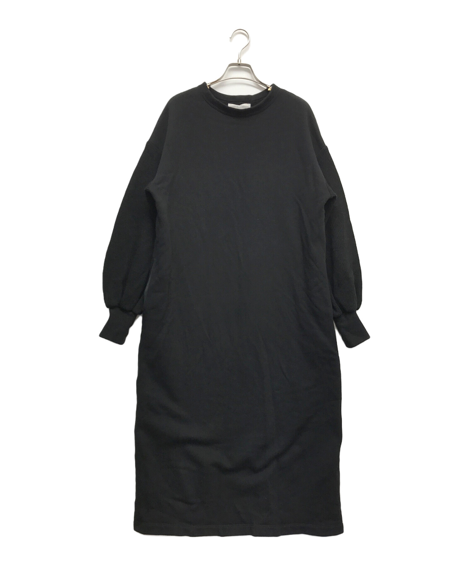 BEARDSLEY ビアズリー スエット長袖ロング丈ワンピース ブラック 裏起毛 中古・古着通販】BEARDSLEY (ビアズリー) ニット切替スウェット