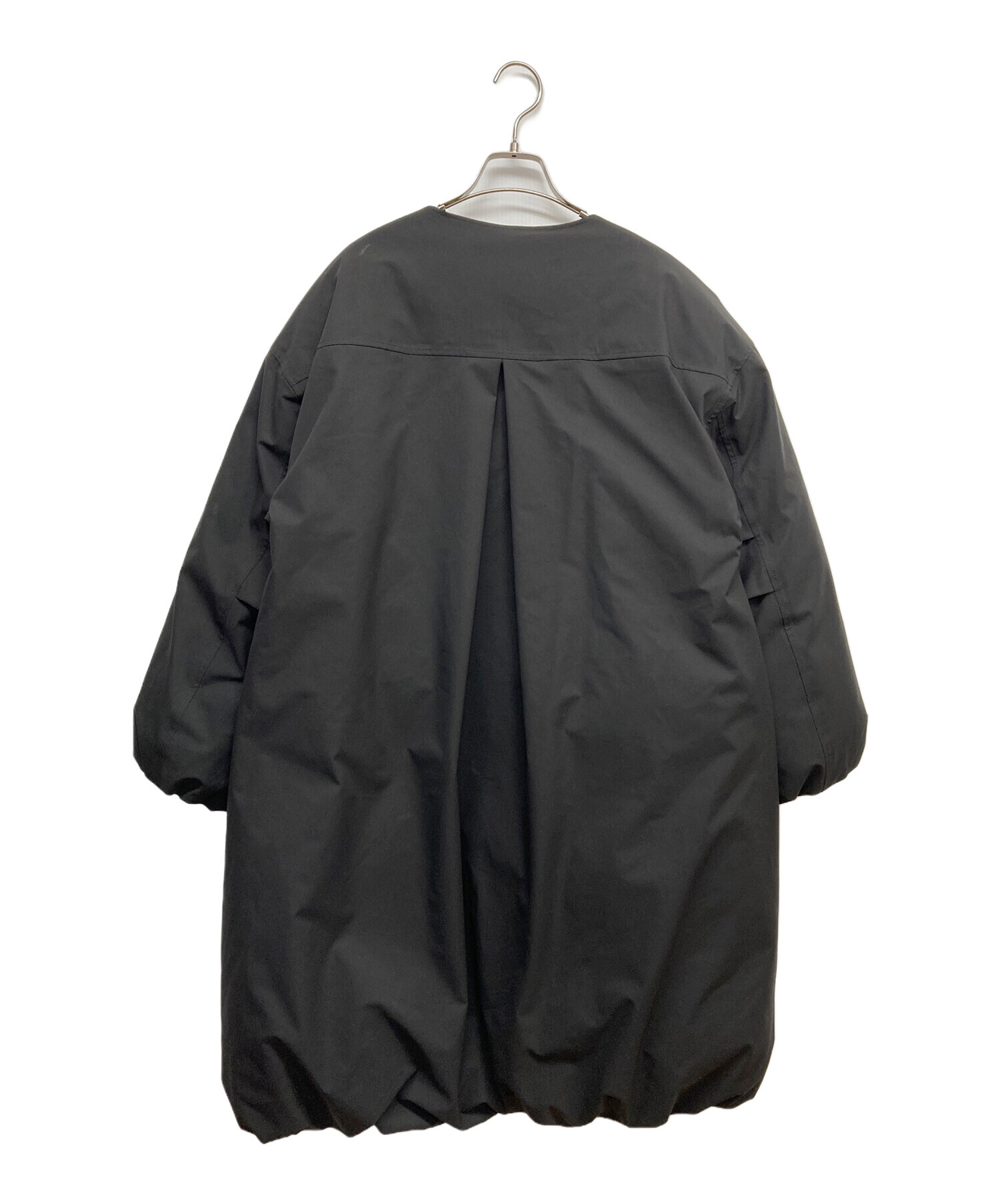中古・古着通販】forme (フォルメ) ノーカラーダウンコート ブラック 