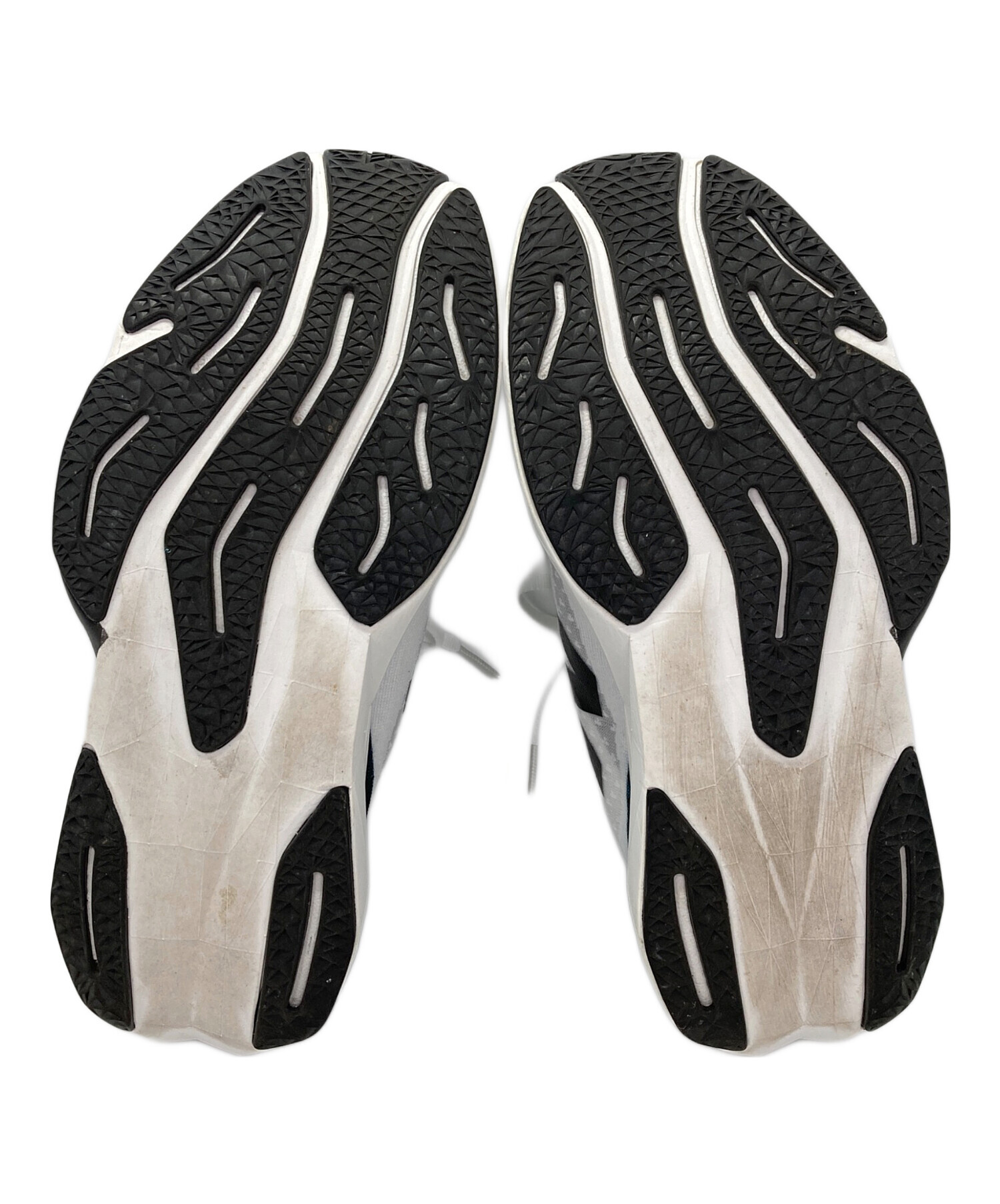 New Balance FuelCell Rebel v4 26cm 中古 中古・古着通販】NEW BALANCE (ニューバランス) FuelCell Rebel V4