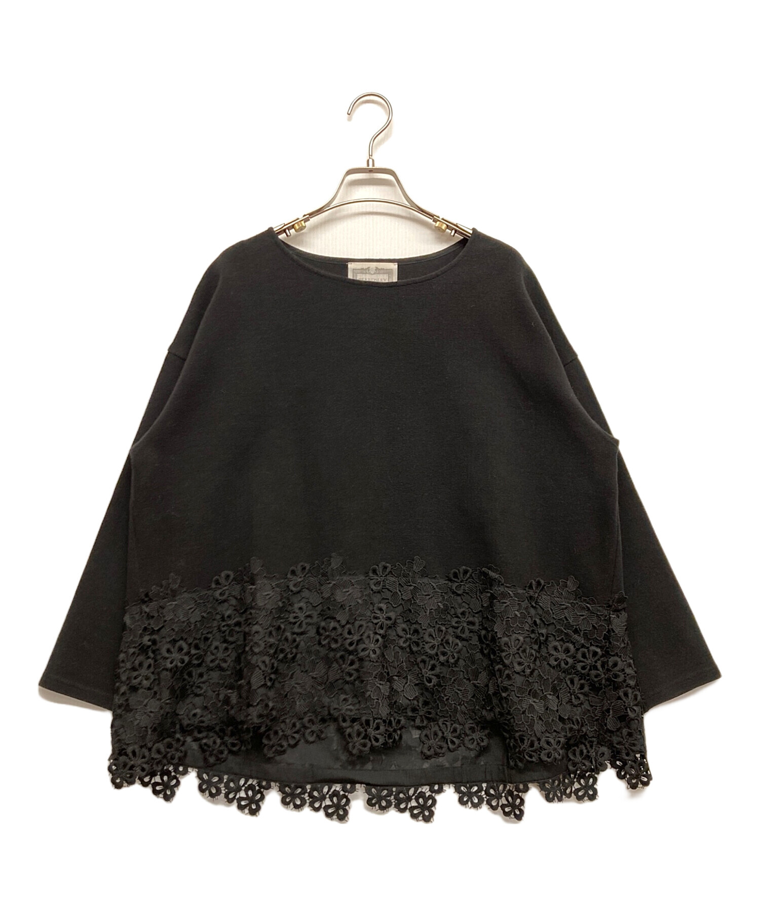 BEARDSLEY ビアズリー レース切替 プルオーバー ワイドブラウス 黒 中古・古着通販】BEARDSLEY (ビアズリー) 裾レースブラウス ブラック