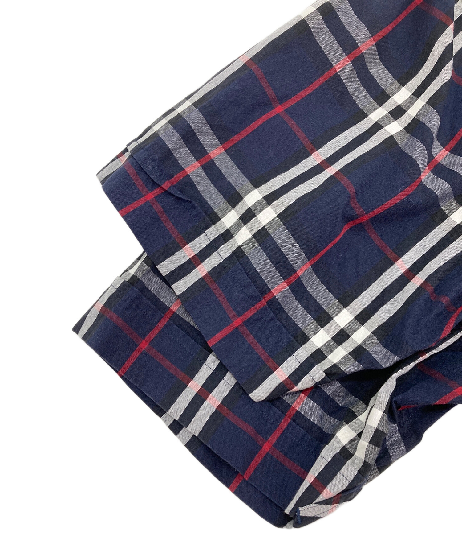 3　BURBERRY BLACK LABEL　赤チェックの８分袖ブラウス BURBERRY BLACK LABEL - 3 BURBERRY BLACK LABEL 赤チェックの8分袖