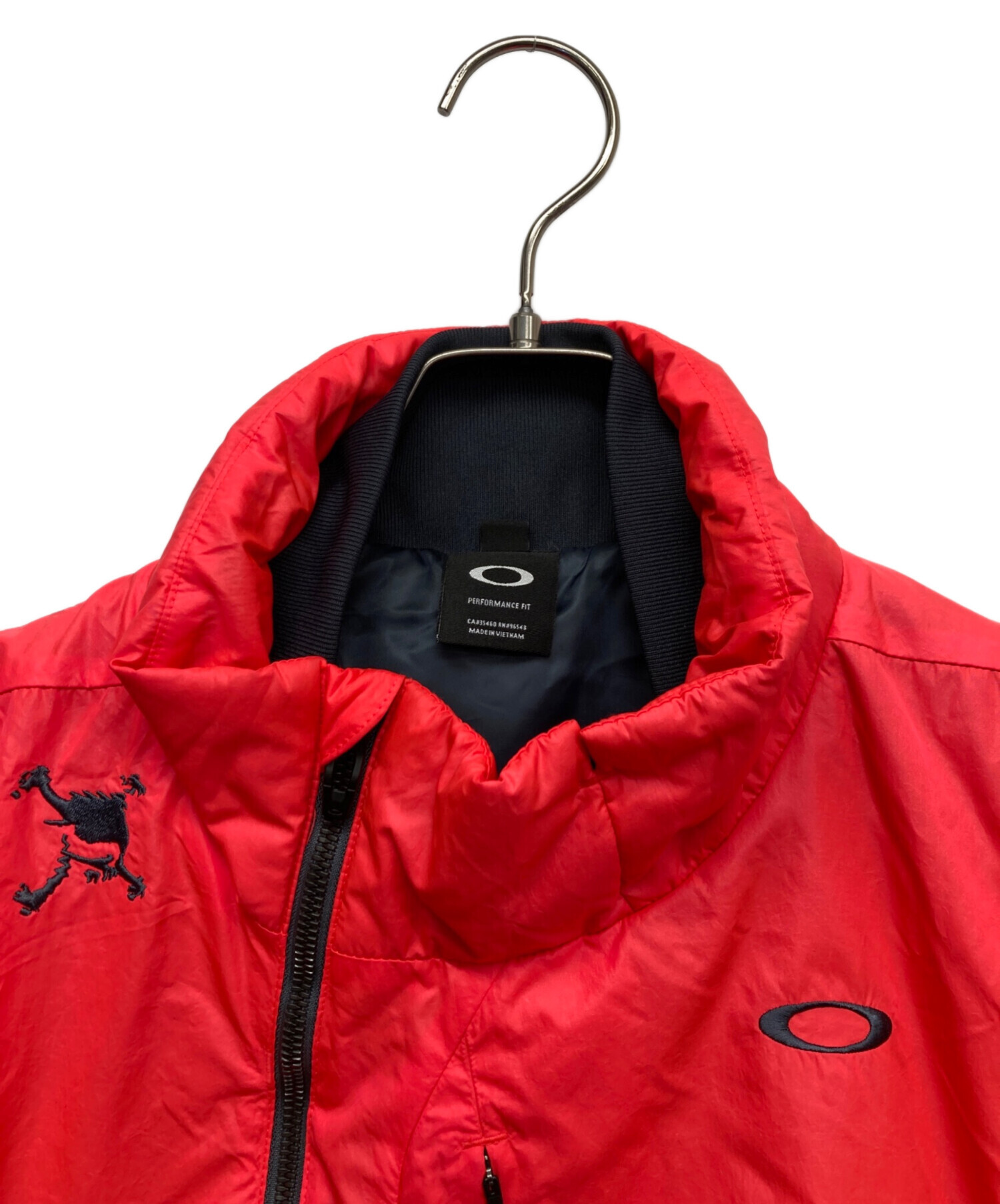 中古・古着通販】OAKLEY (オークリー) ナイロンベスト レッド サイズ