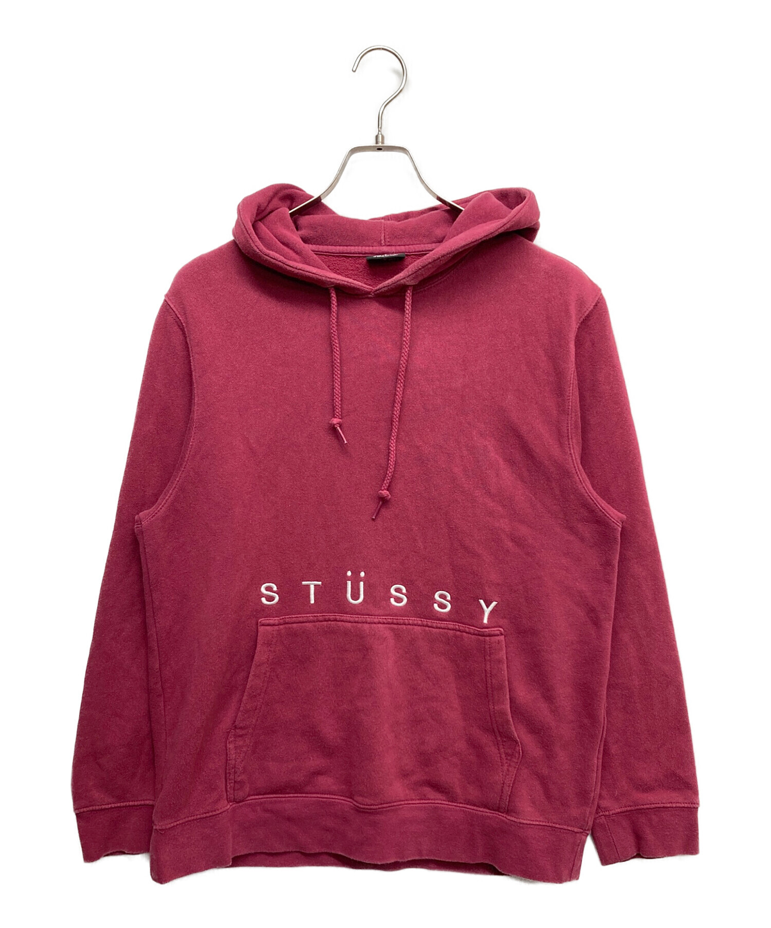 Stussyのフーディーです。新品で購入し着用は2回のみ.ありがとうございます。 中古・古着通販】stussy (ステューシー) Klassischer Hoodie レッド