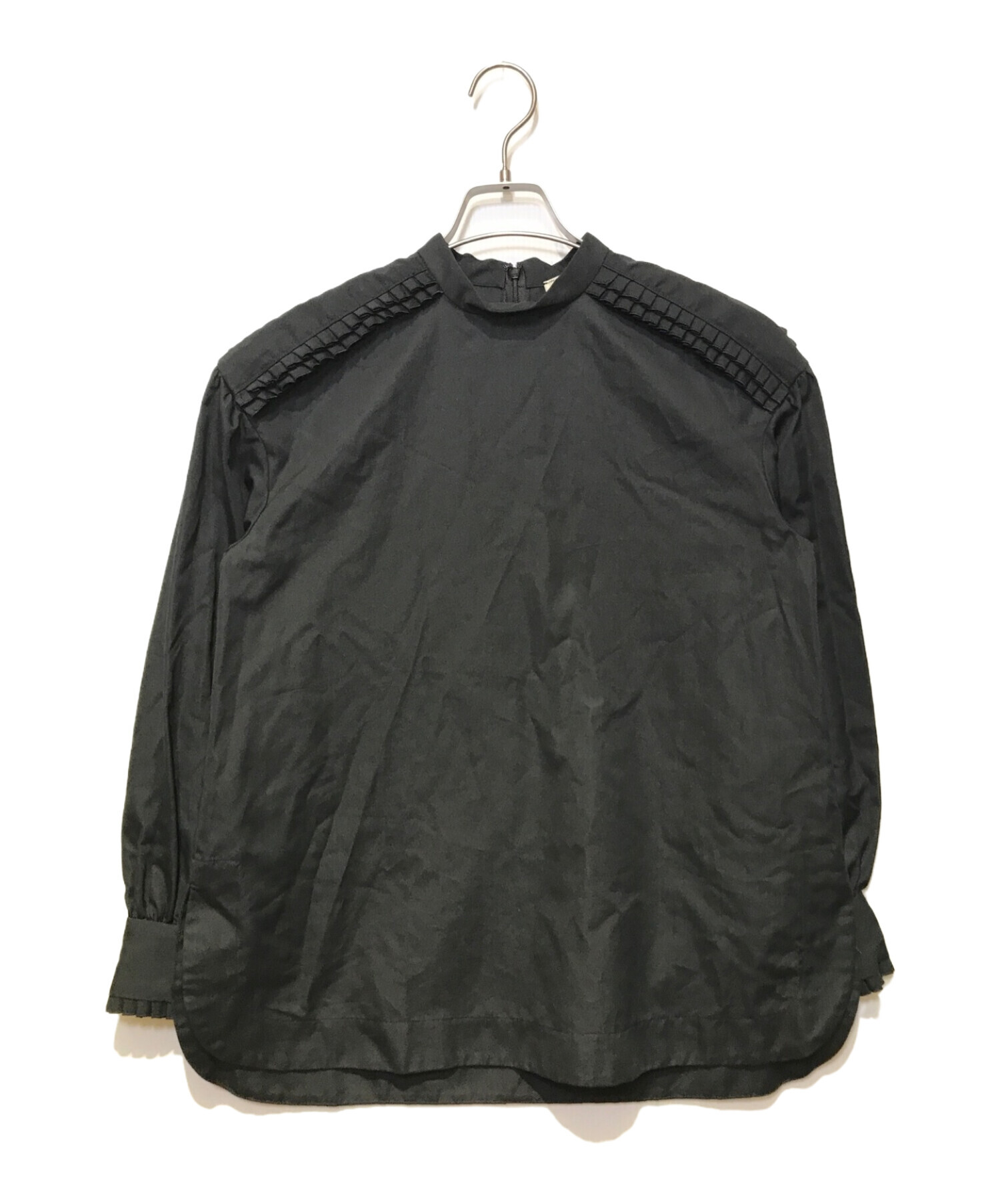 ユナイテッドアローズ　フリル付きブラック長袖トップス 中古・古着通販】UNITED ARROWS (ユナイテッドアローズ) タックフリル