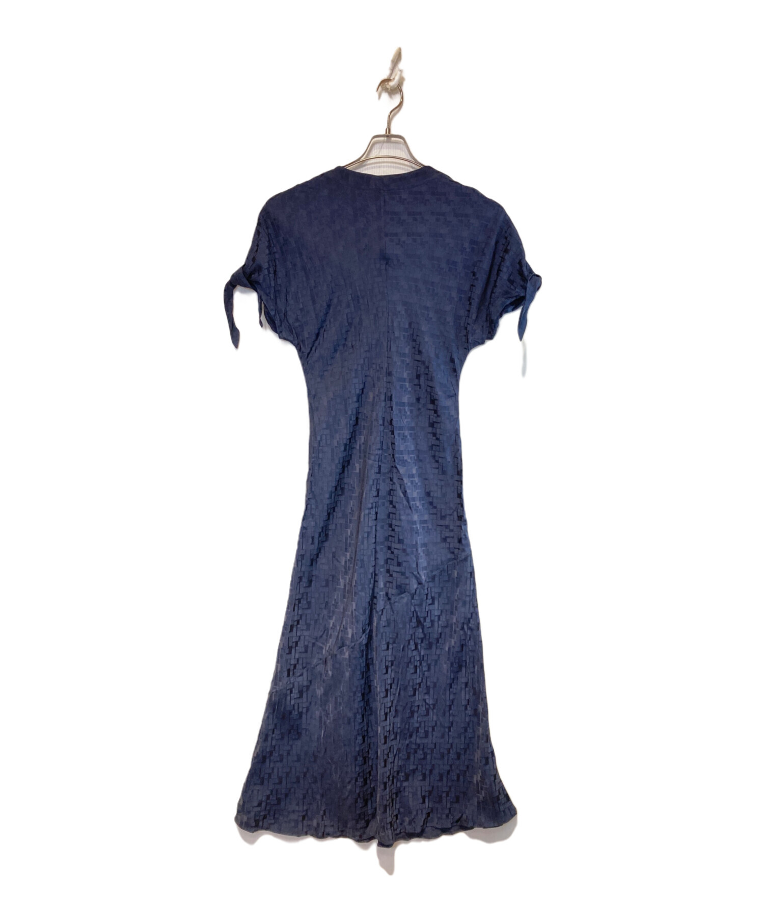 中古・古着通販】MARNI (マルニ) 総柄リボンワンピース ネイビー 中古・古着通販】MARNI (マルニ) 総柄リボンワンピース ネイビー