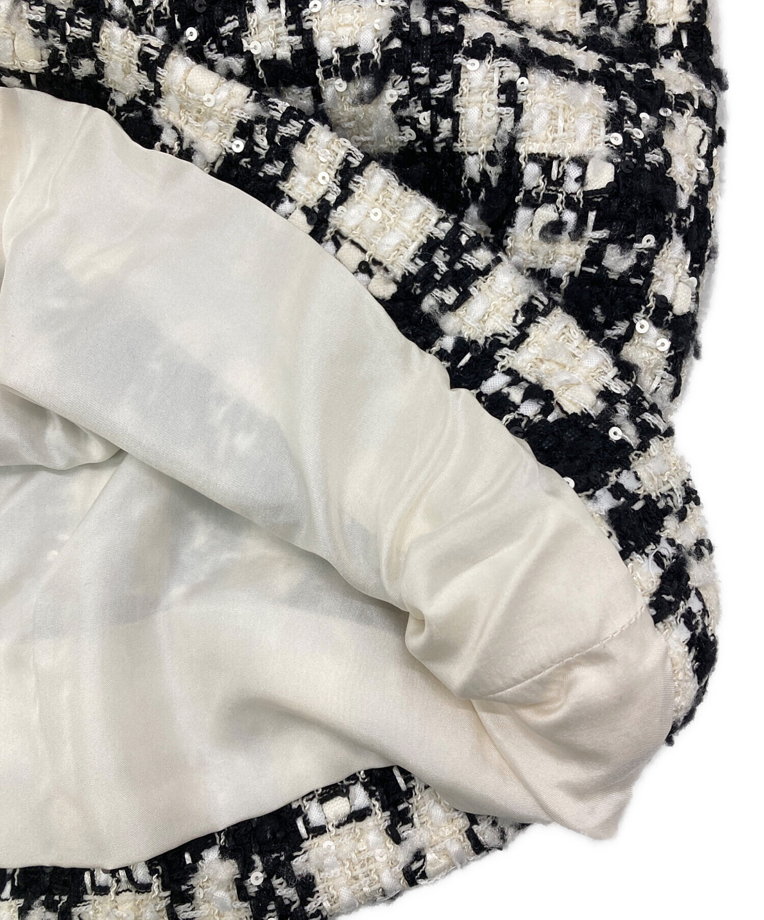 CHANEL タイトスカート ブラック/ホワイト 36 中古・古着通販】CHANEL (シャネル) スパンコールツイードタイト