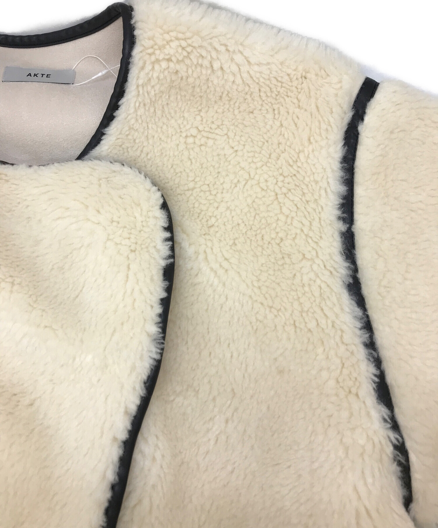 中古・古着通販】AKTE (アクテ) ボアミドルブルゾン ホワイト サイズ