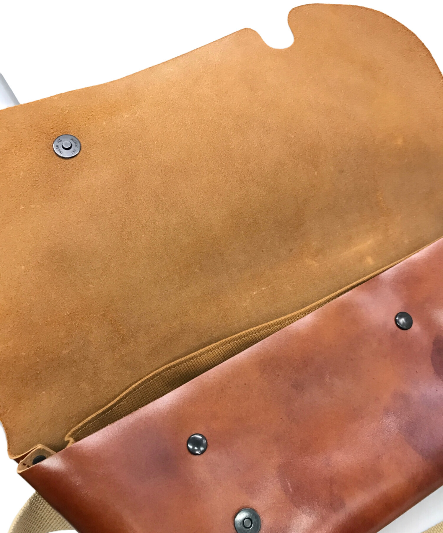 ユニアンドコー　ブラウンレザー メッセンジャーバッグ 中古・古着通販】Uni&co (ユニアンドコー) レザーメッセンジャーバッグ