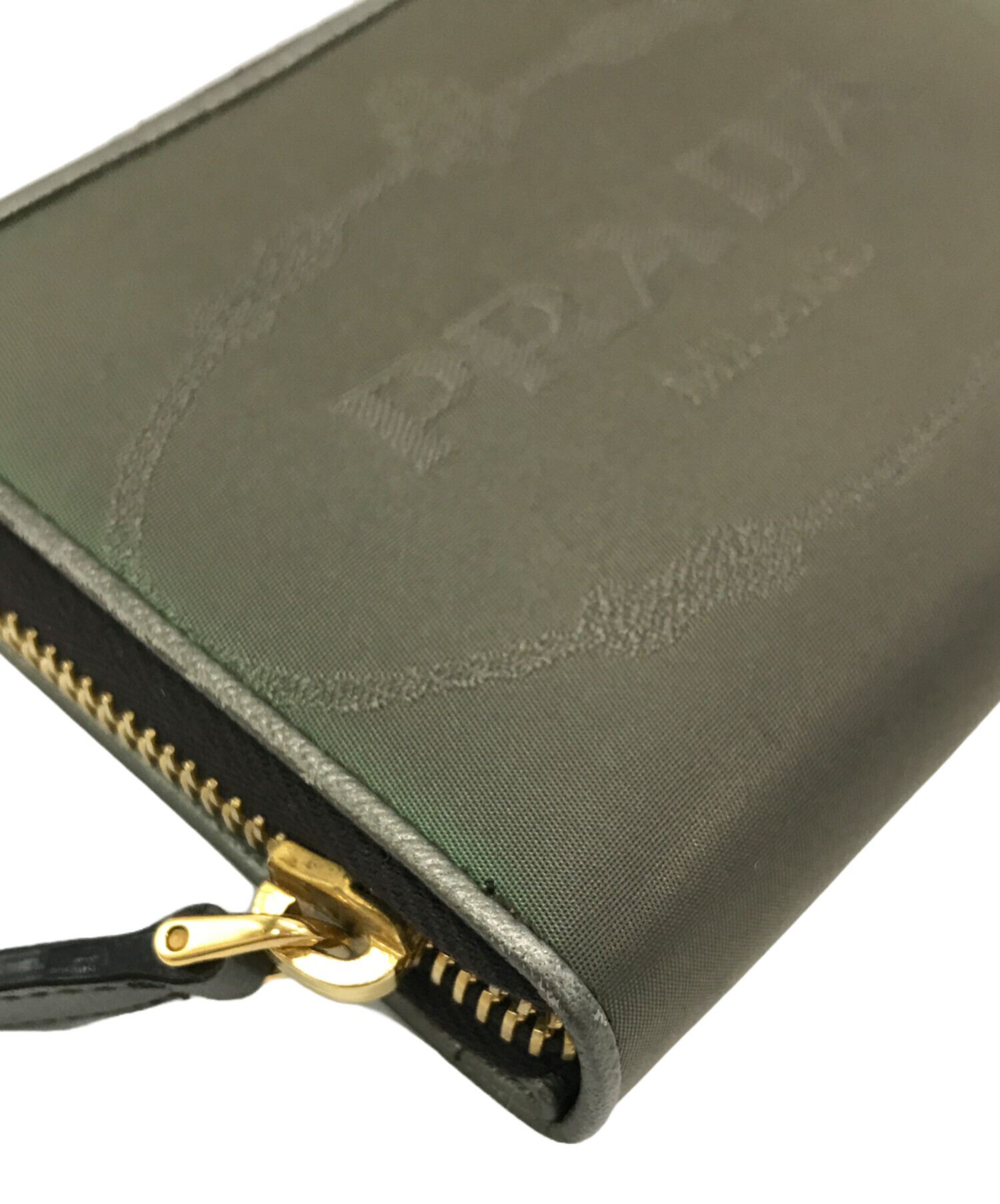 PRADA プラダ 財布・ケース  カーキ 【古着】【中古】【送料無料】 中古・古着通販】PRADA (プラダ) ロゴナイロンジャガードラウンド