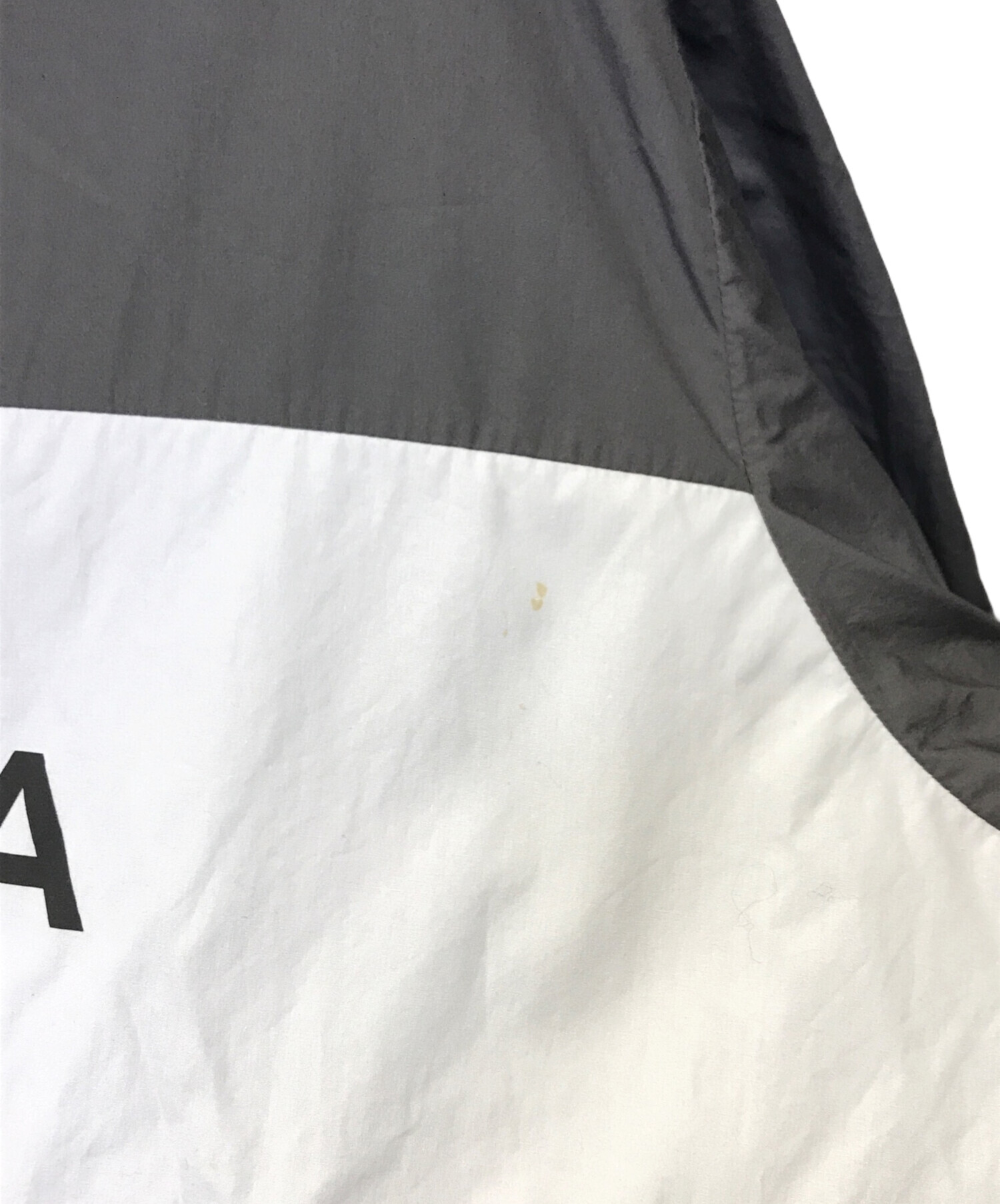 BALENCIAGA ナイロンジャケット グレー・ホワイト・ネイビー BALENCIAGA ナイロンジャケット グレー・ホワイト・ネイビー 【公式通販】