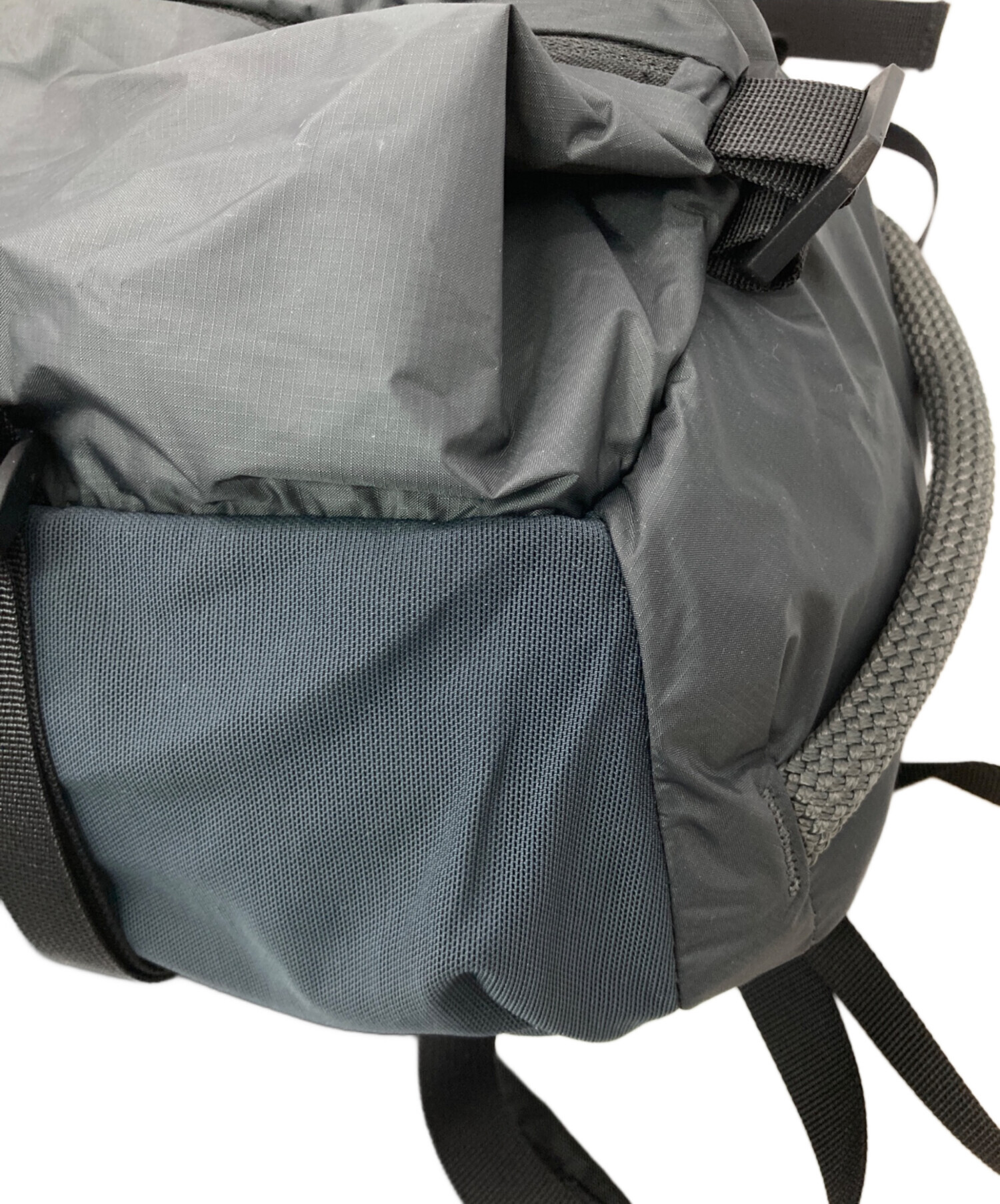 中古・古着通販】on (オン) Speed Pack 18L Lite ブラック｜ブランド