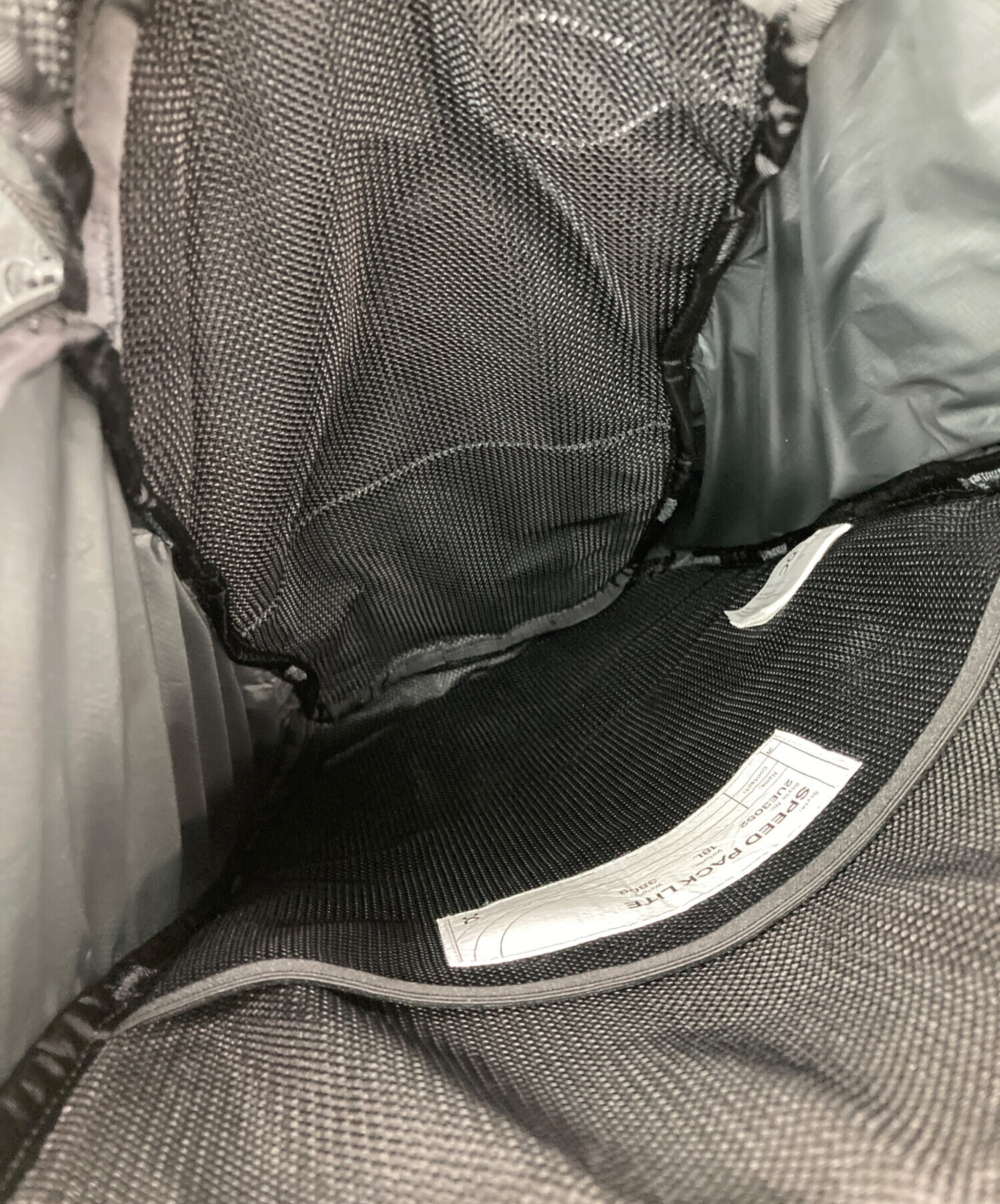 中古・古着通販】on (オン) Speed Pack 18L Lite ブラック｜ブランド
