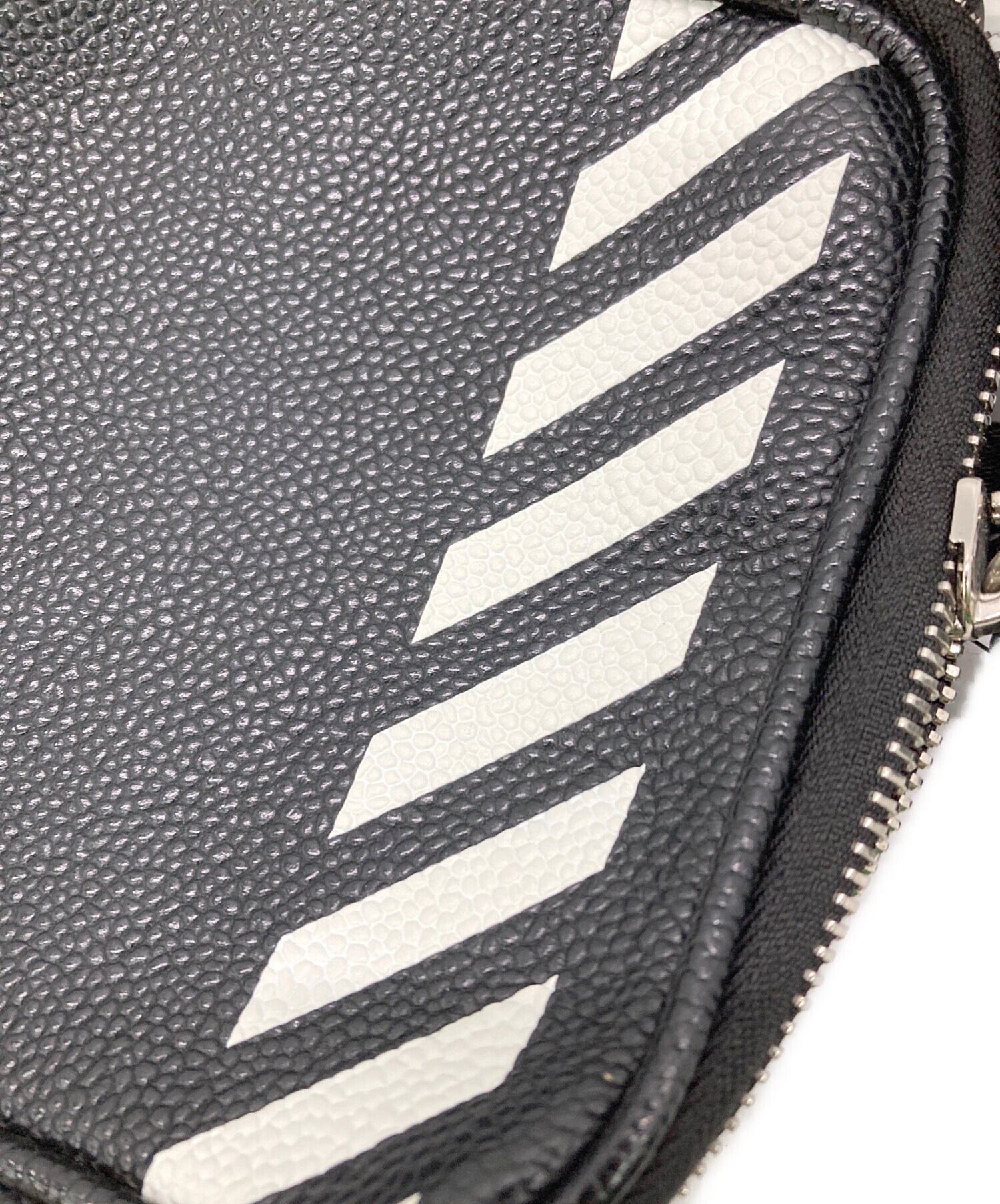 OFF-WHITE ボディバッグ ブラック オフホワイト 中古 正規品 Off-White - □新品同様□ Off-White オフホワイト レザー クロス
