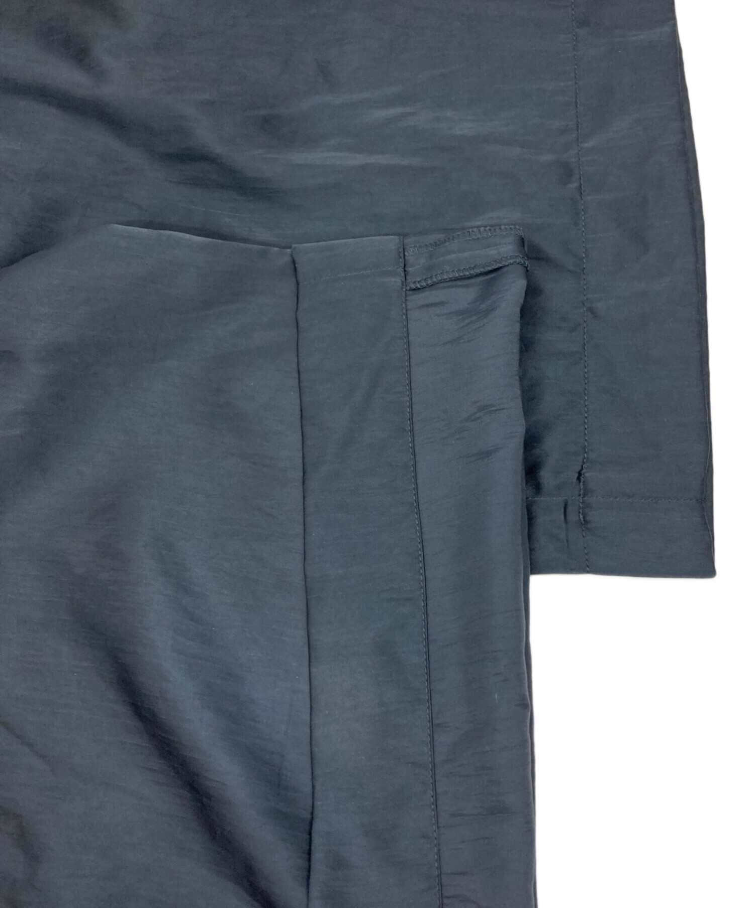 中古・古着通販】tibi (ティビ) SHINY NYLON カーゴパンツ ネイビー
