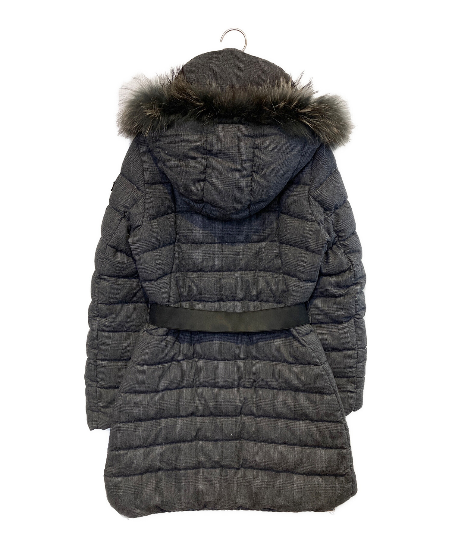 中古・古着通販】TATRAS (タトラス) VOLPAIAダウンコート グレー 中古・古着通販】TATRAS (タトラス) VOLPAIAダウンコート グレー