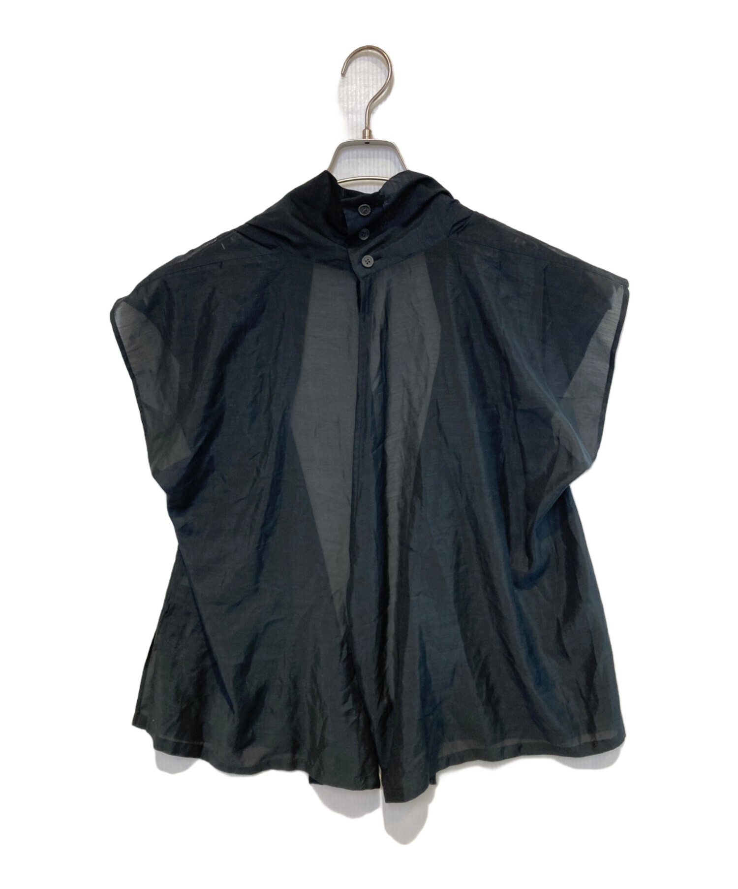 me ISSEI MIYAKE ストレッチノースリーブ　新品タグ付 中古・古着通販】ISSEY MIYAKE (イッセイミヤケ) ノースリーブブラウス