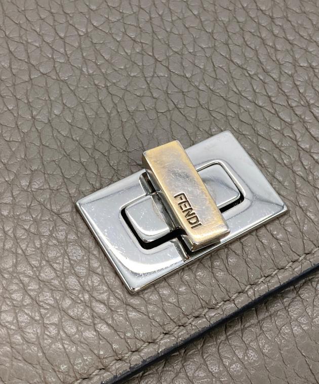 中古・古着通販】FENDI (フェンディ) Peekaboo3つ折り財布 グレー