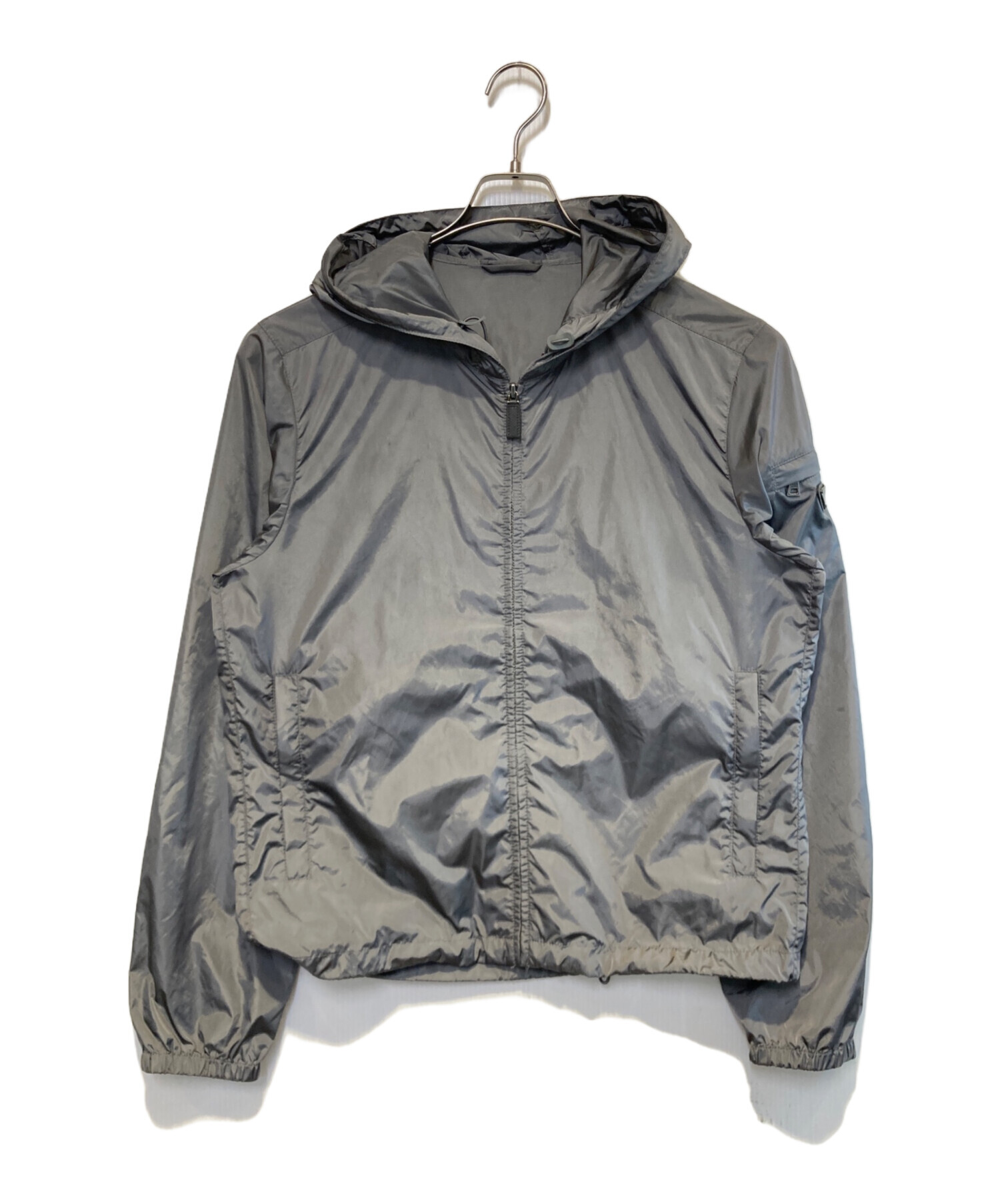 h*x様 PRADA トライアングルロゴ ナイロンジャケット 中古・古着通販】PRADA (プラダ) トライアングルロゴナイロン