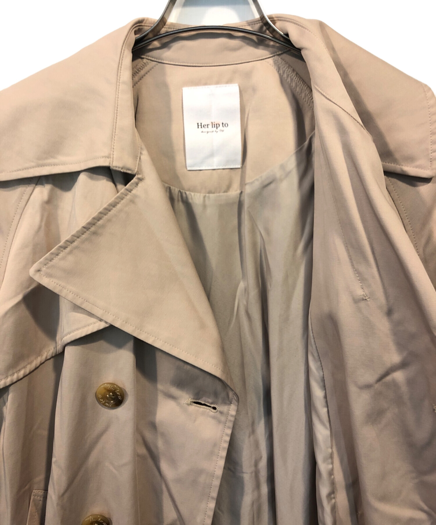 お値下げHerlipto　GabardineRuffledTrenchCoat 中古・古着通販】HER LIP TO (ハーリップトゥ) Gabardine Ruffled