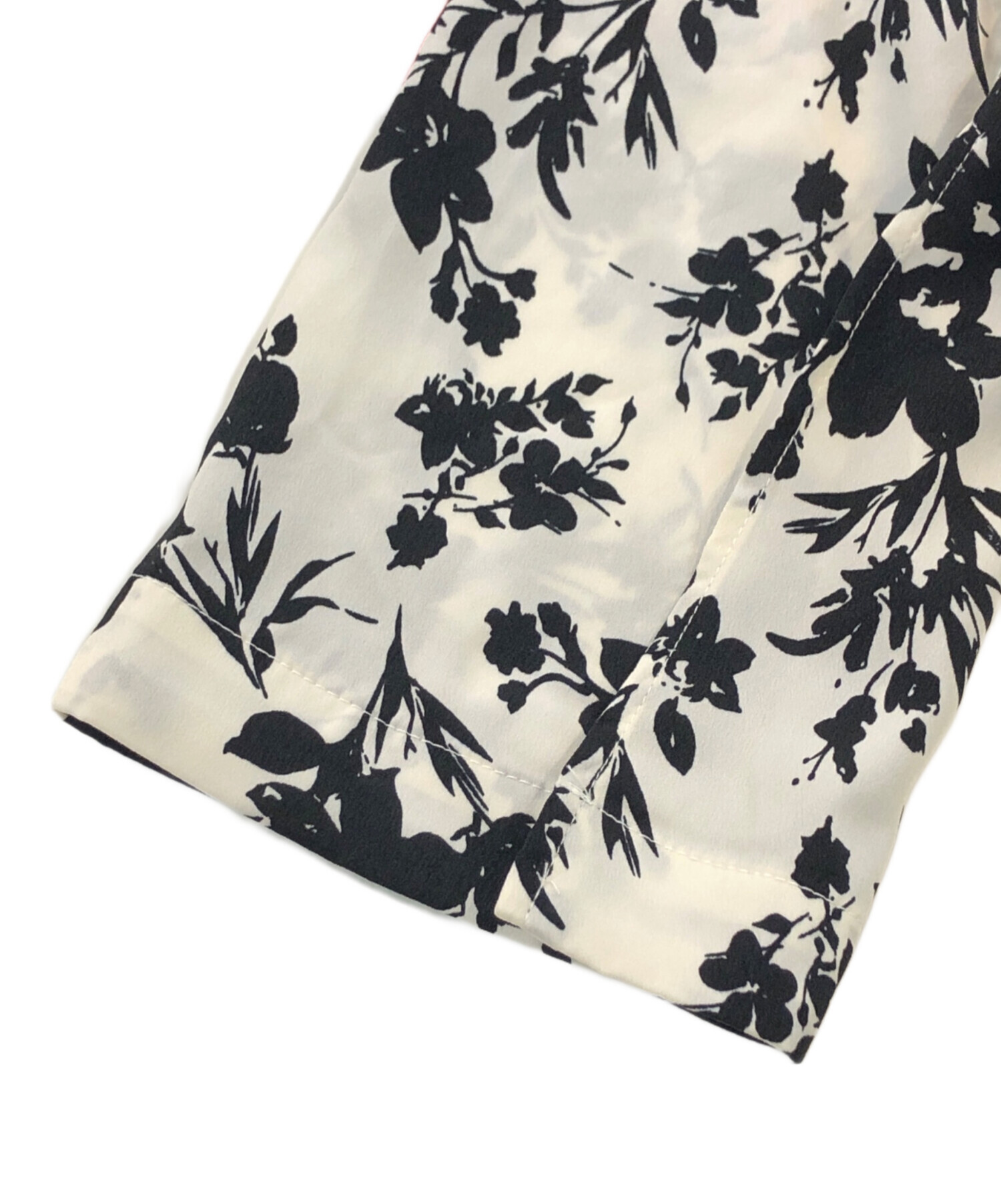 中古・古着通販】Her lip to (ハーリップトゥ) Monotone Floral 中古・古着通販】Her lip to (ハーリップトゥ) Monotone Floral
