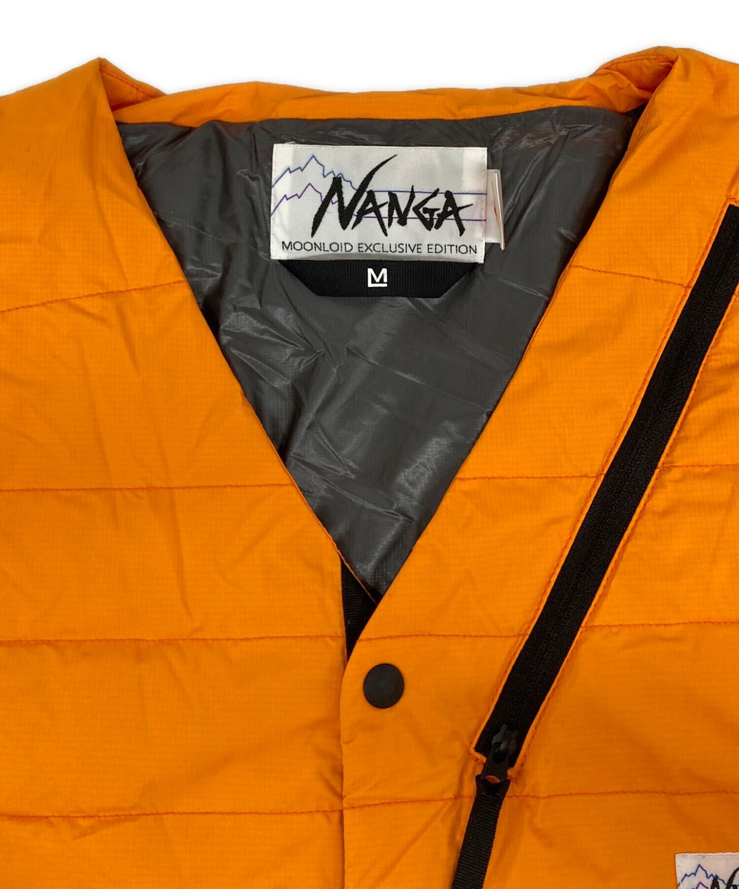 中古・古着通販】NANGA (ナンガ) ノーカラーダウンジャケット オレンジ 