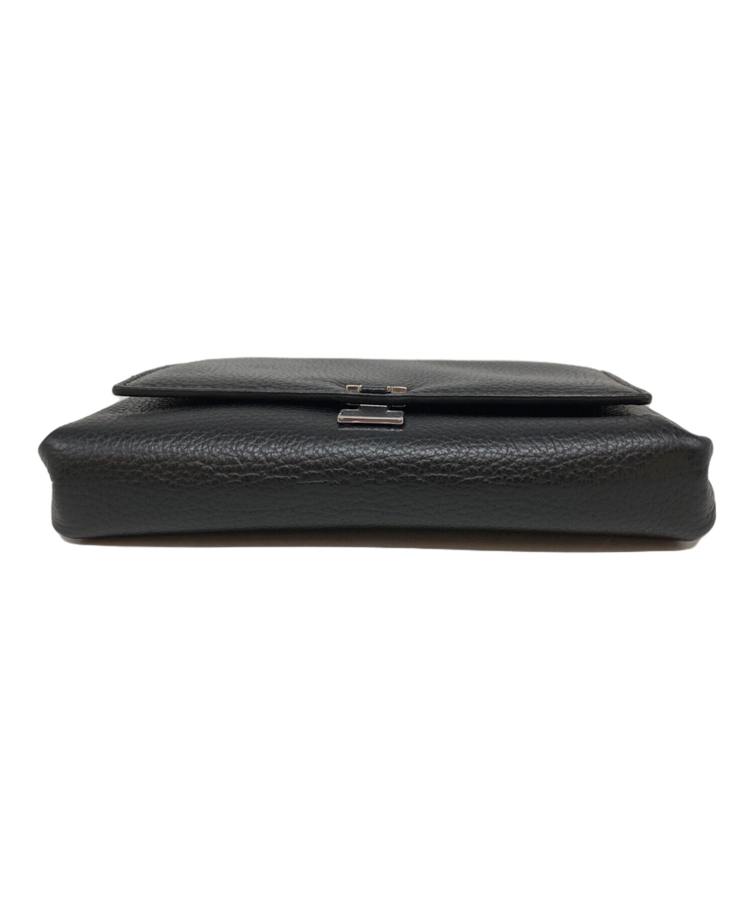 IACUCCI ブラックレザーショルダーバッグ 中古・古着通販】IACUCCI (イアクッチ) アバウォレットショルダー