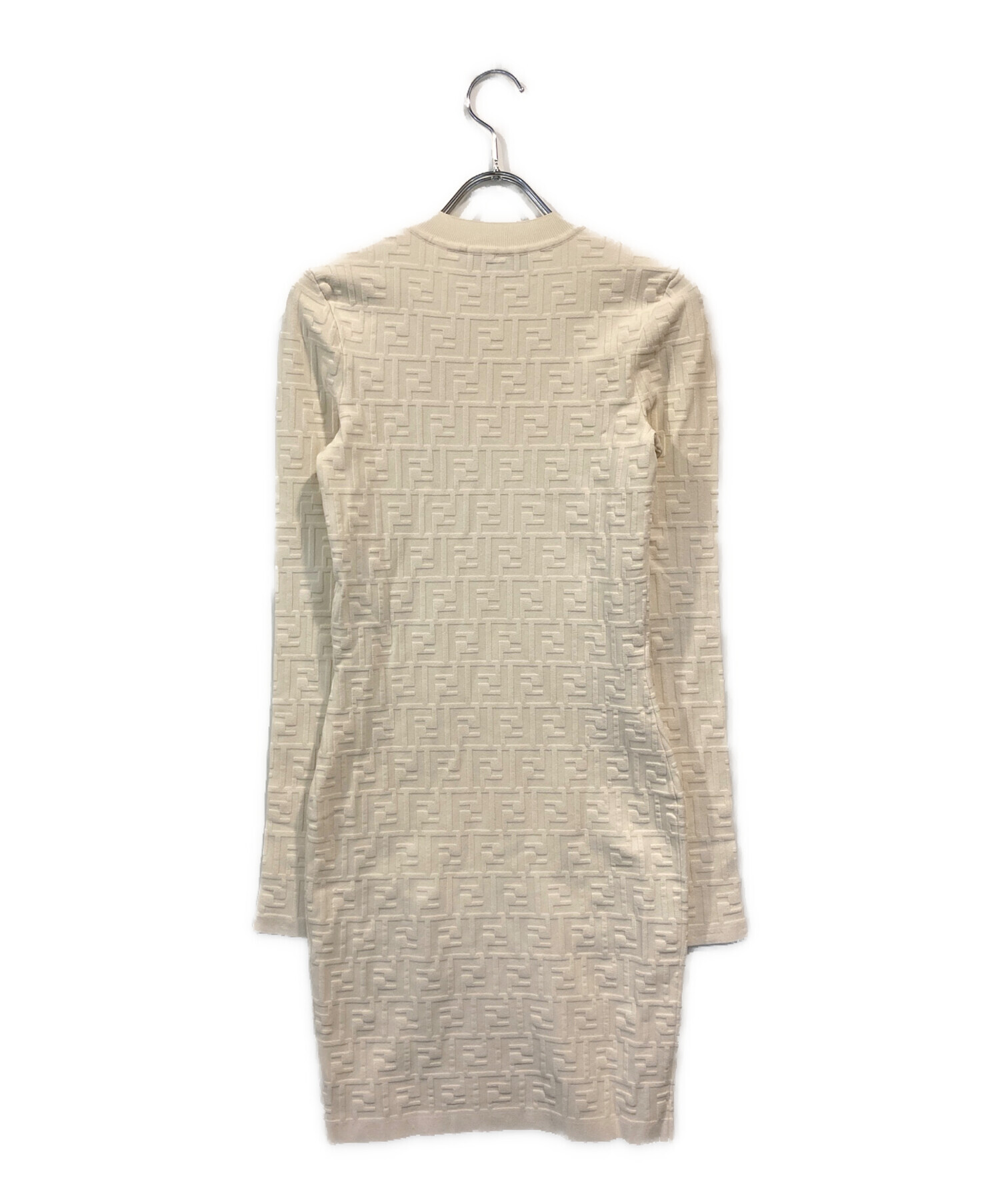【最終セール】フェンディ FENDI FF総柄ロゴ ニットワンピース 36 白 中古・古着通販】FENDI (フェンディ) 24AW embossed-FF bodycon dress