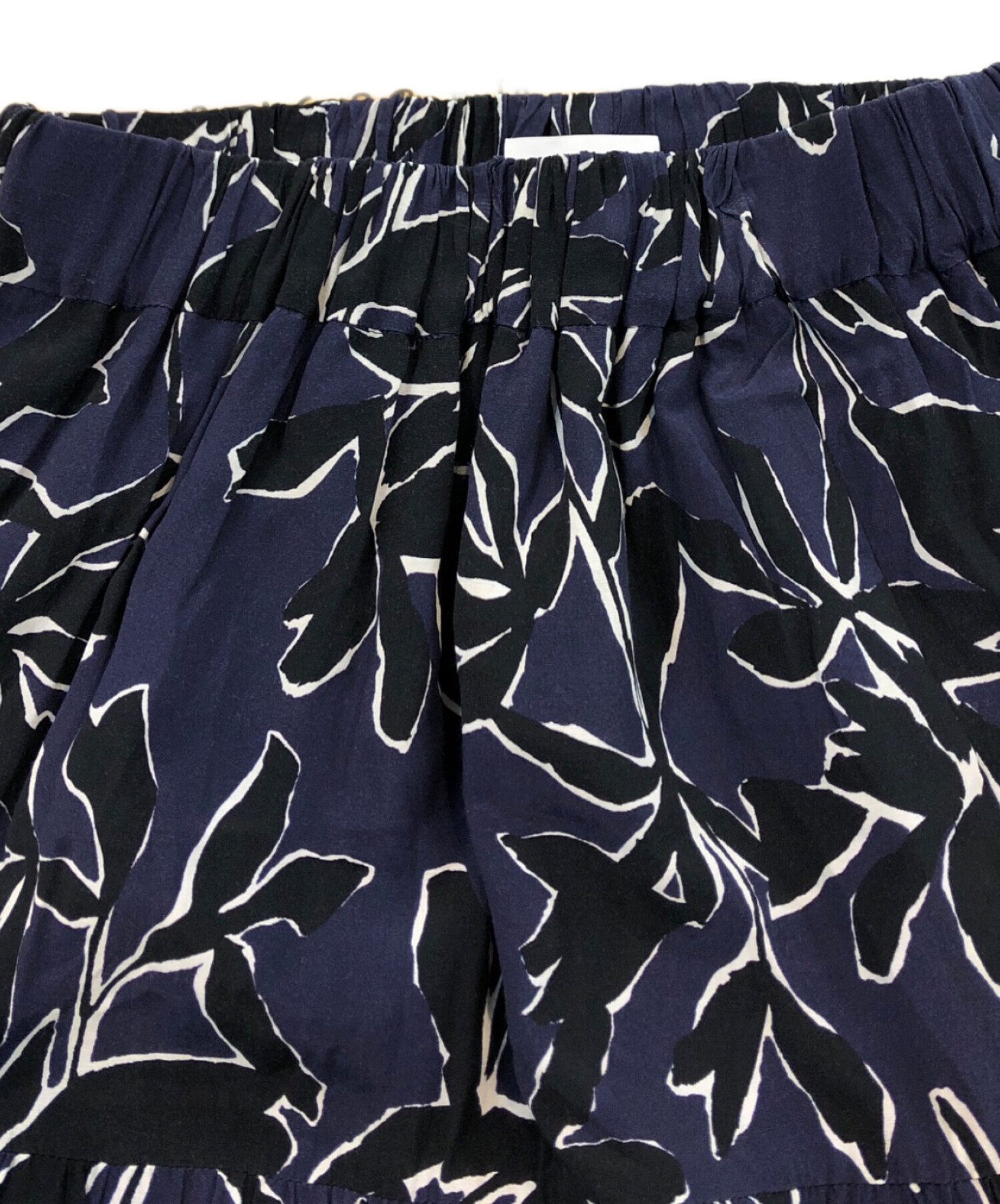 SACRA アブストラクトペインティングスカート　ネイビー　ロングスカート 中古・古着通販】SACRA (サクラ) ボタニカルプリントロングスカート