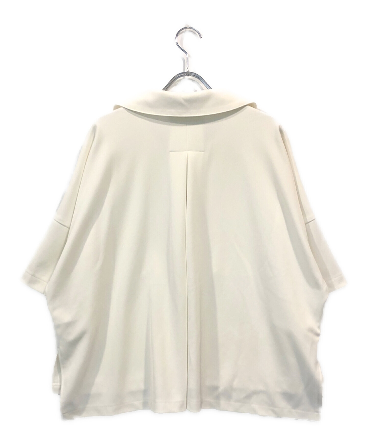 【新品未使用】アドアー ADORE 白 Tシャツ　38 中古・古着通販】ADORE (アドーア) 襟付き Vネック Tシャツ ホワイト